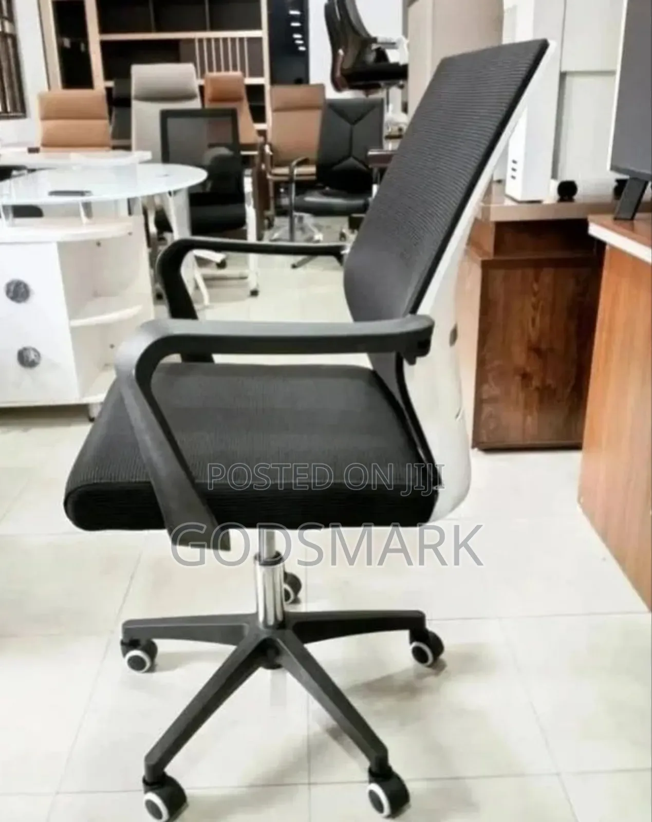 Office Chair With Star Legs.