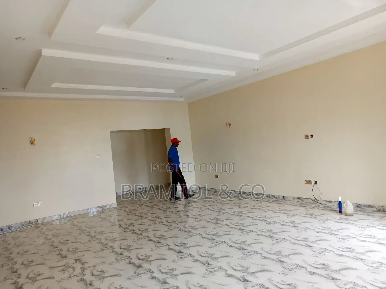 3bdrm Block of Flats in Wuye for rent