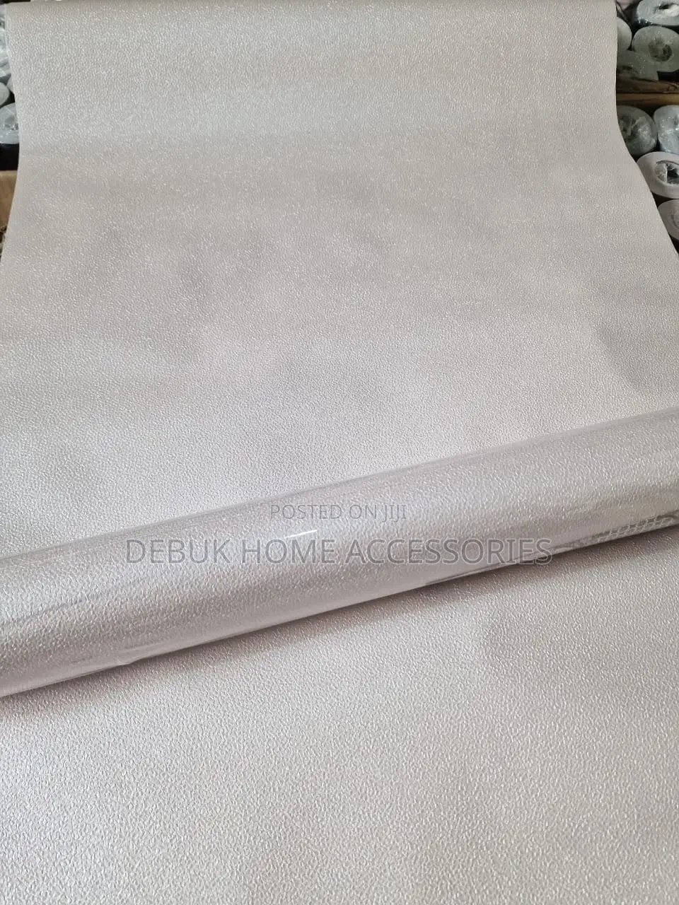 Glittering Plain Off White Wallpaper