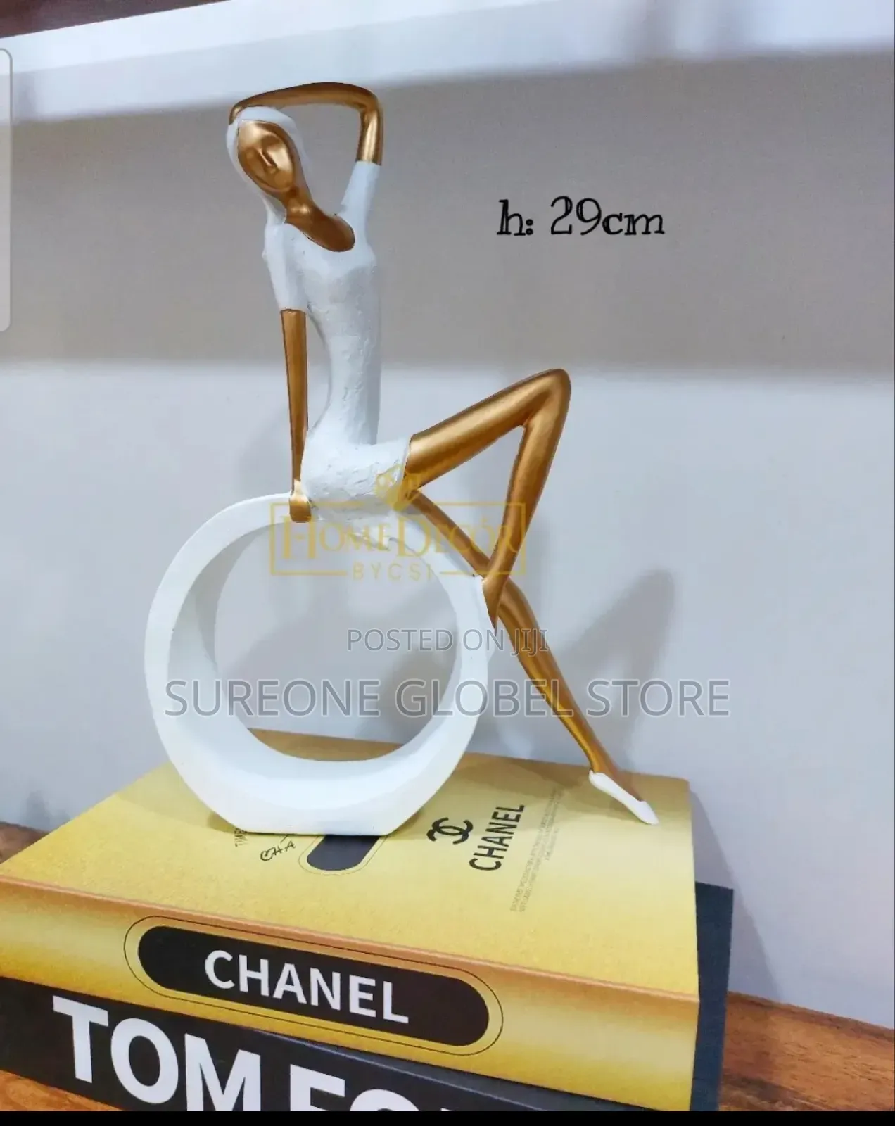 Beautiful Status Figurine