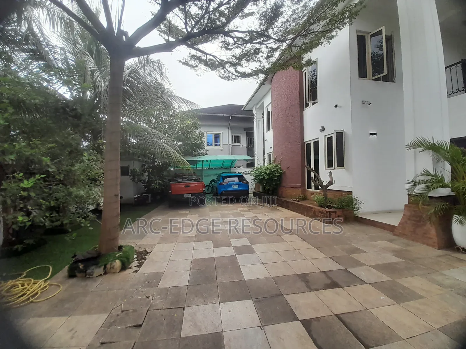 5bdrm Duplex in Amuwo-Odofin for sale