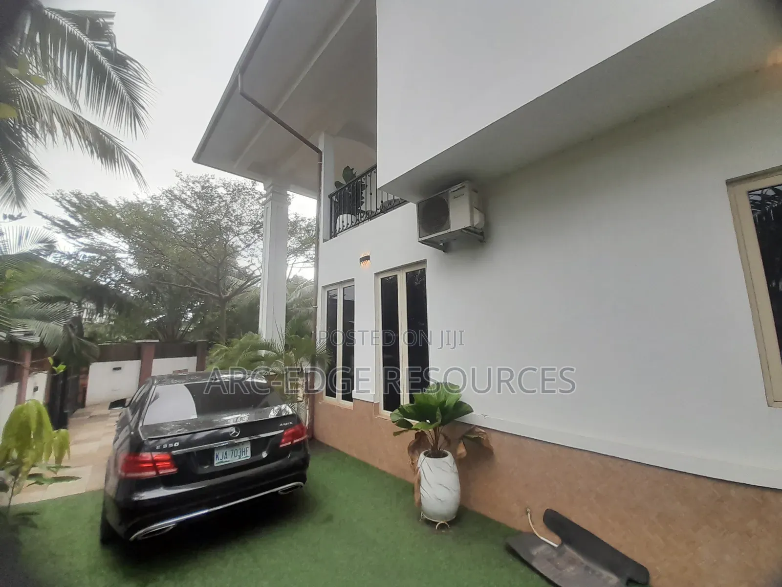 5bdrm Duplex in Amuwo-Odofin for sale