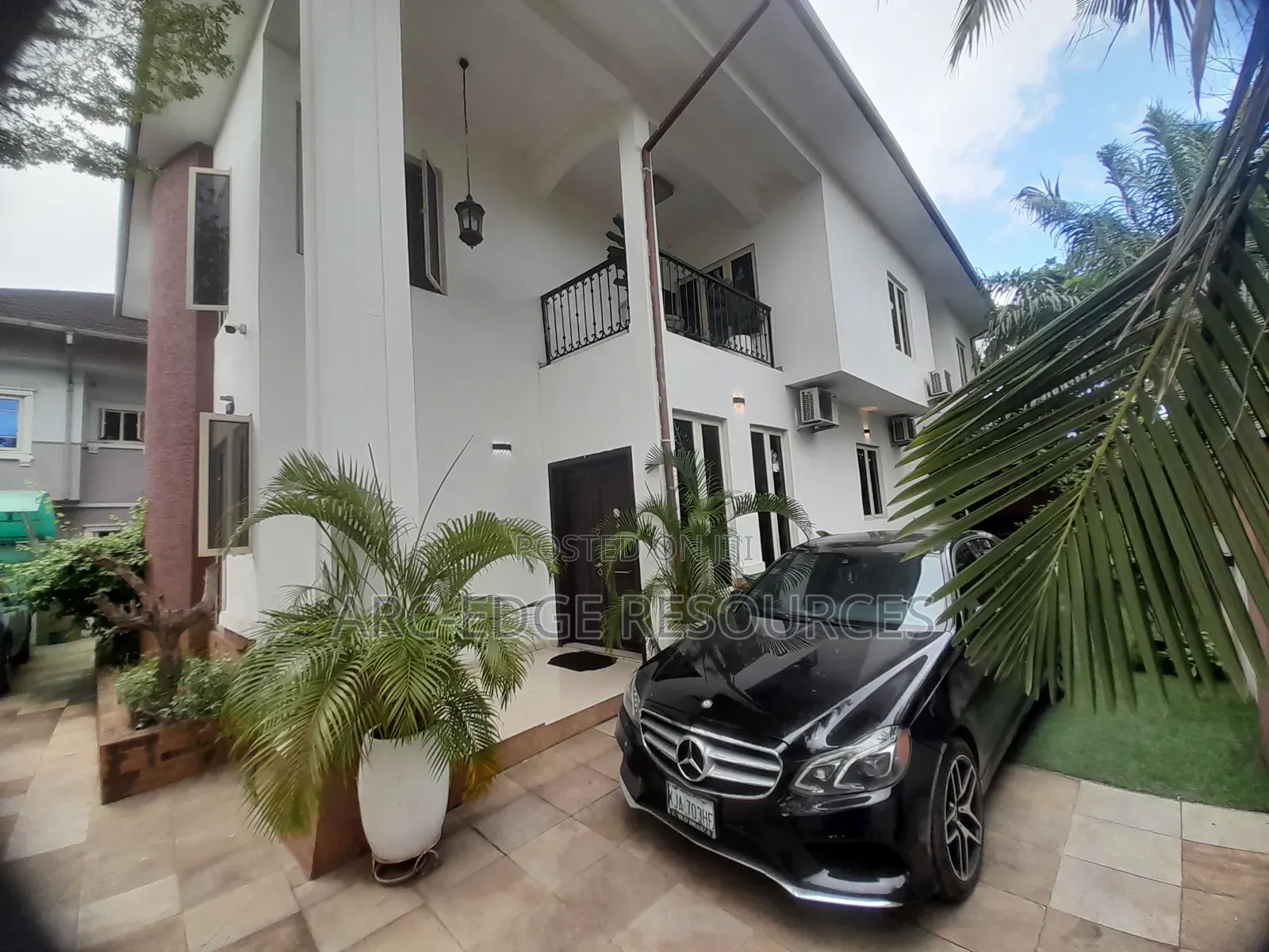 5bdrm Duplex in Amuwo-Odofin for sale