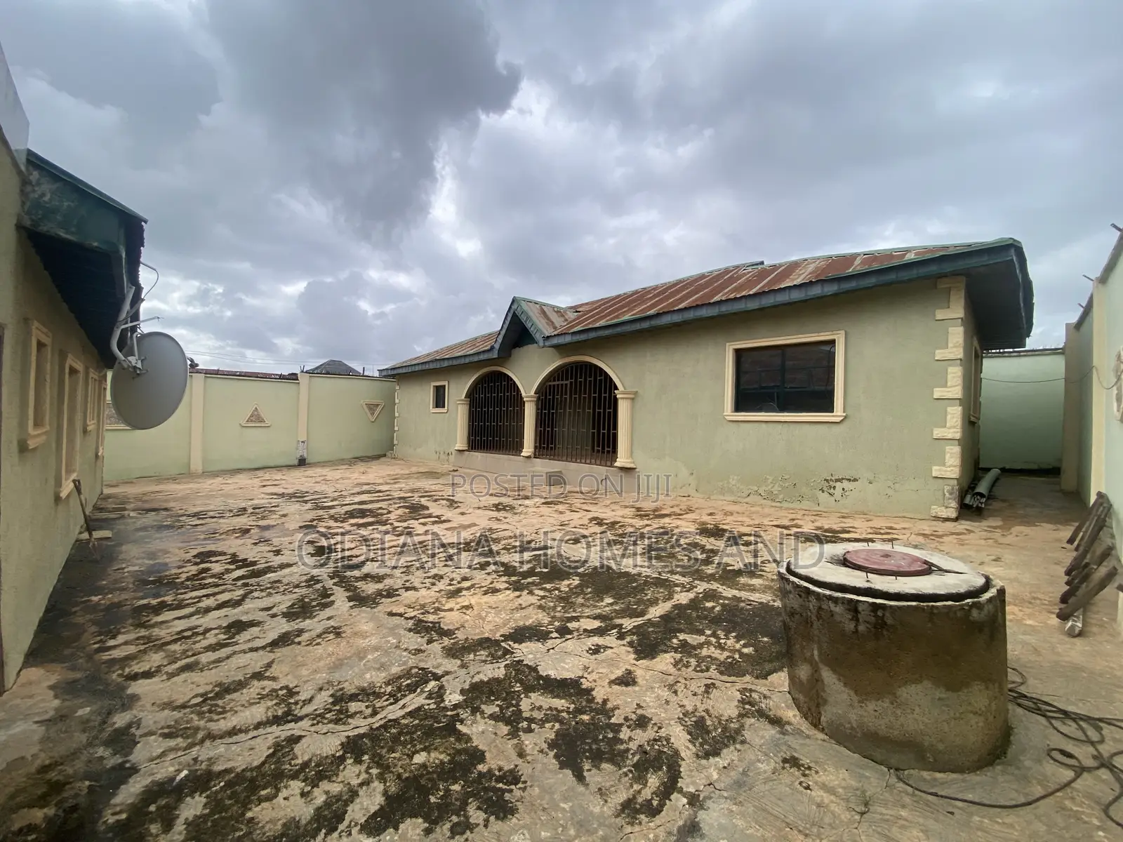 6bdrm Bungalow in Muslim,Off for sale