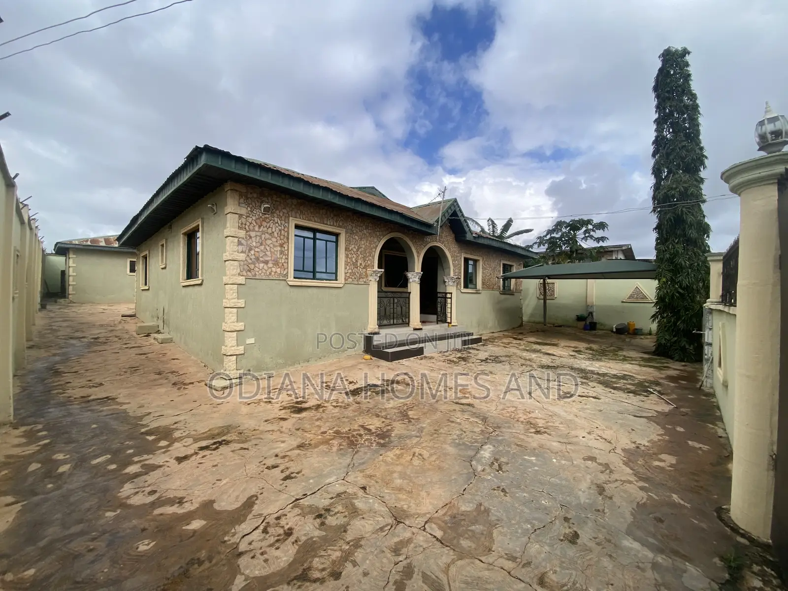6bdrm Bungalow in Muslim,Off for sale