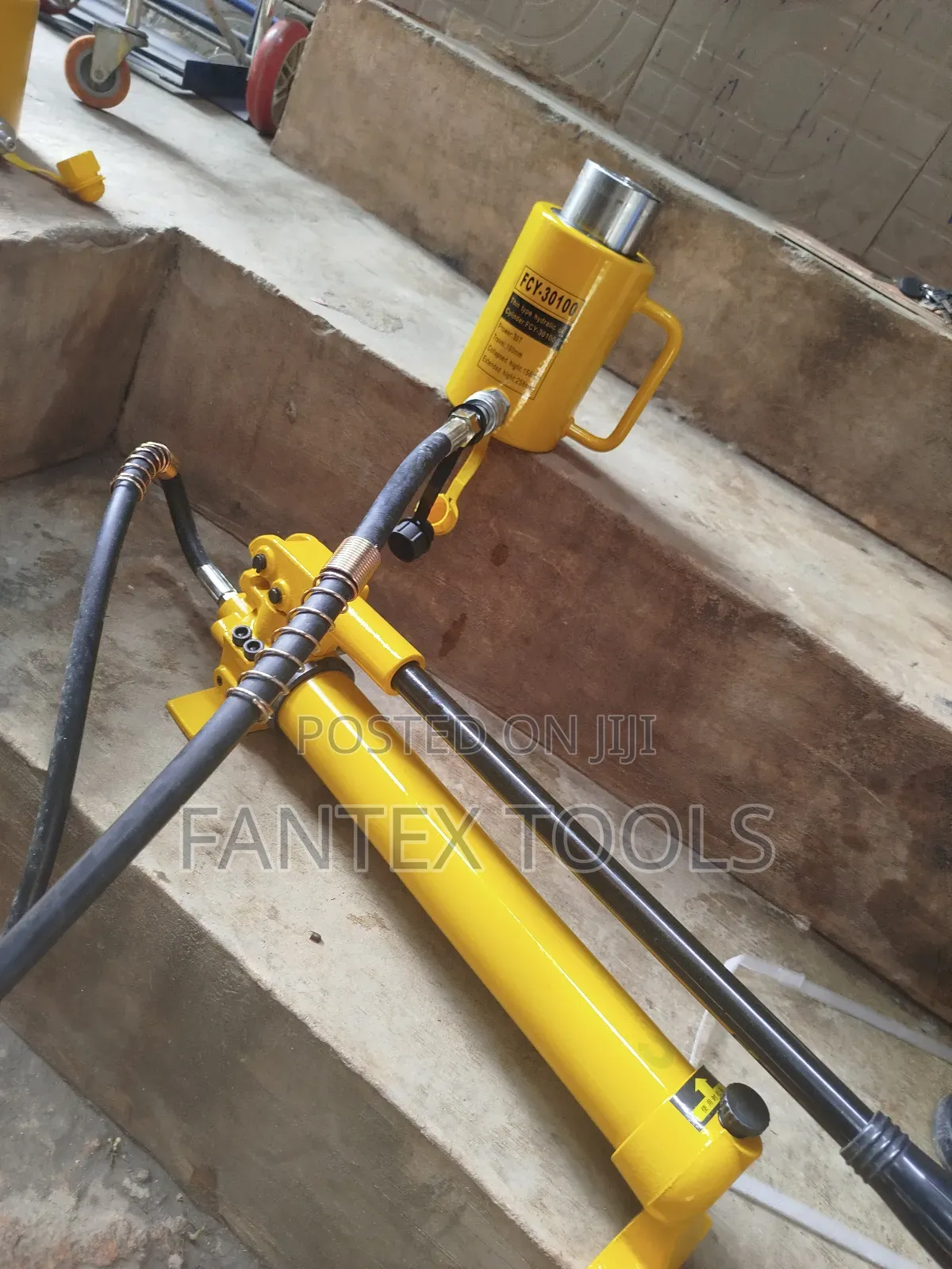 Clinder Jack 30 Ton by 50mm