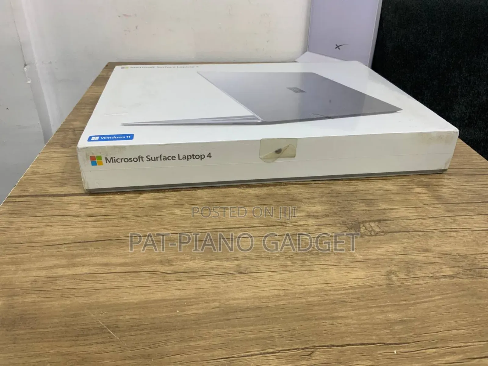 New Laptop Microsoft Surface Laptop 4 8GB AMD Ryzen 5 SSD 256GB
