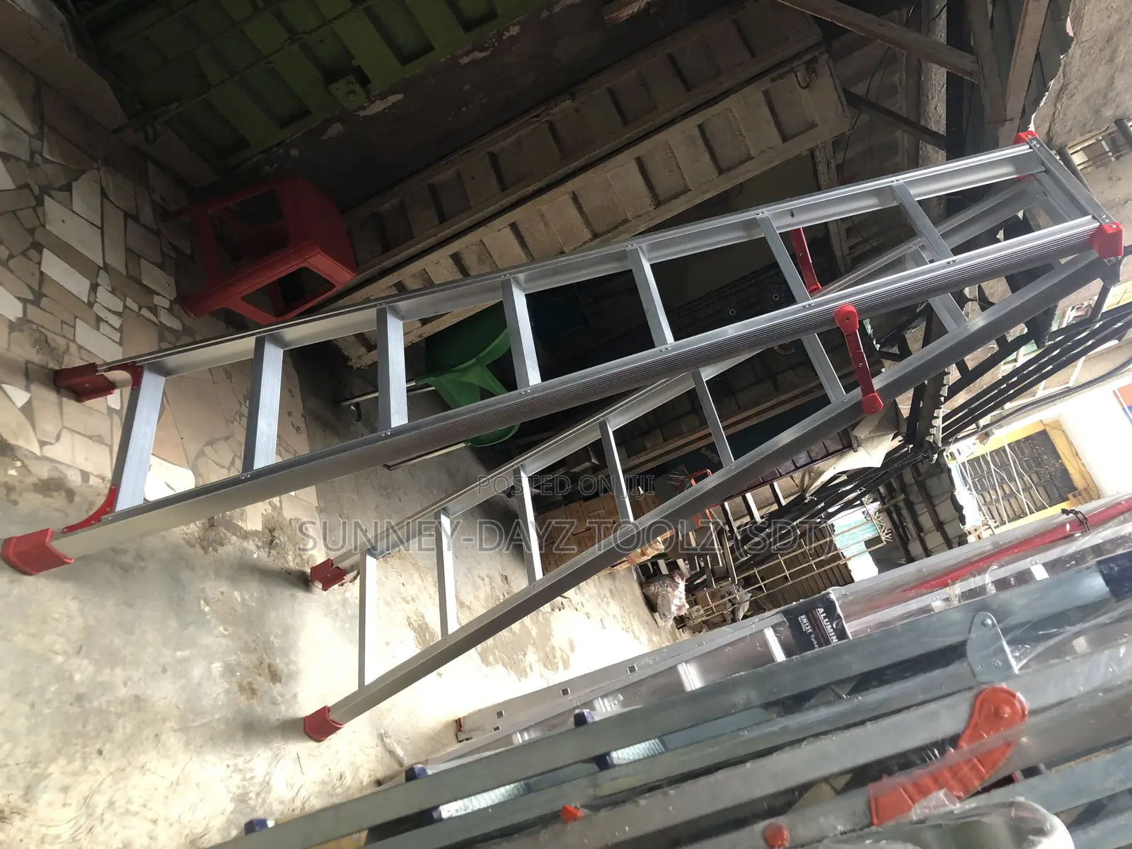 8 Steps by 2 Sides Ladder