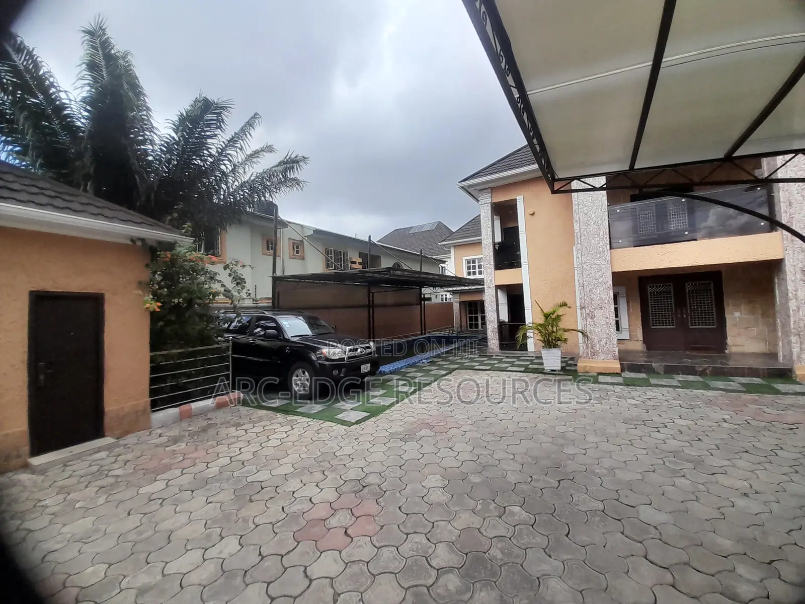 Furnished 6bdrm Duplex in Apple Junction for sale