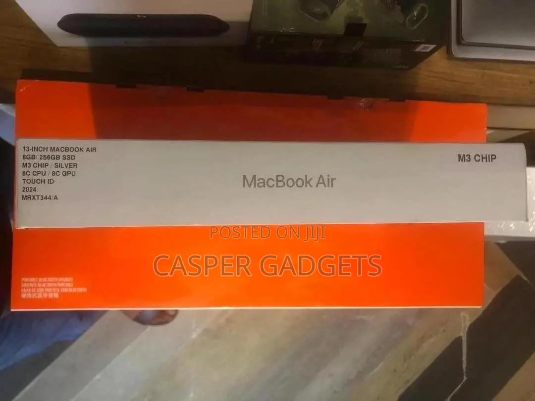 New Laptop Apple MacBook Air 2024 M3 13-Inch 8GB Intel Core M SSD 256GB