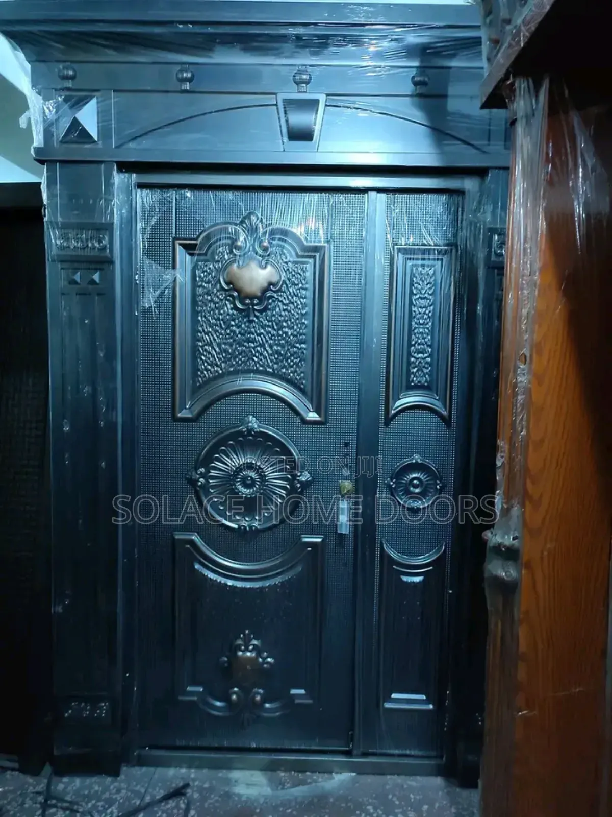 Copper With Arch and Pillar