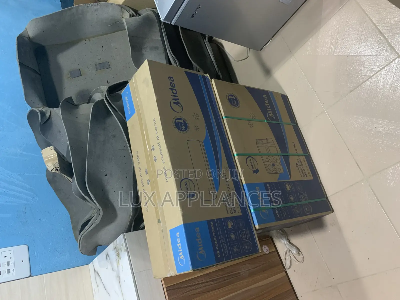 Eco-Friendly Spit System Air Conditioner