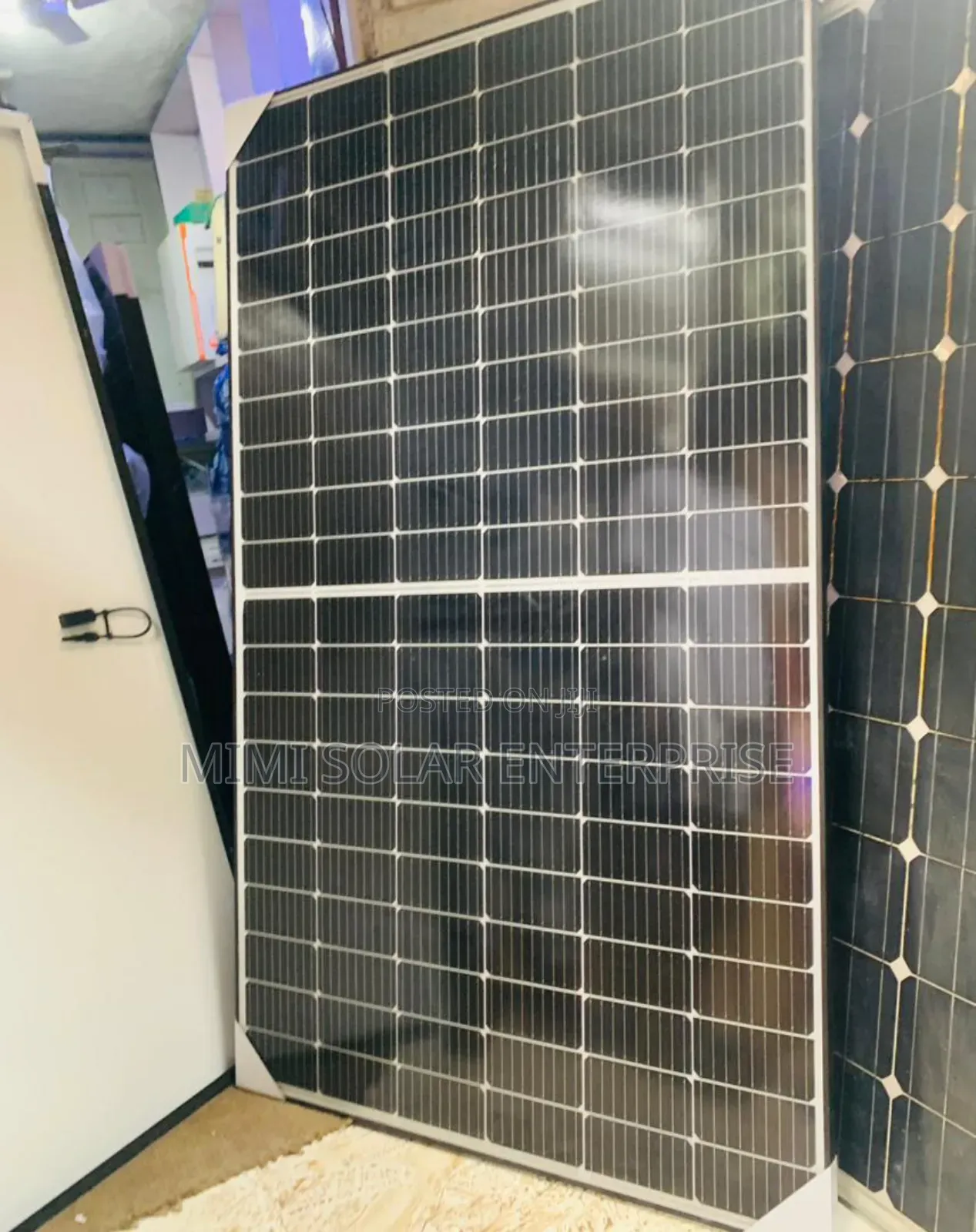 550 Watts Jinko Solar Panel