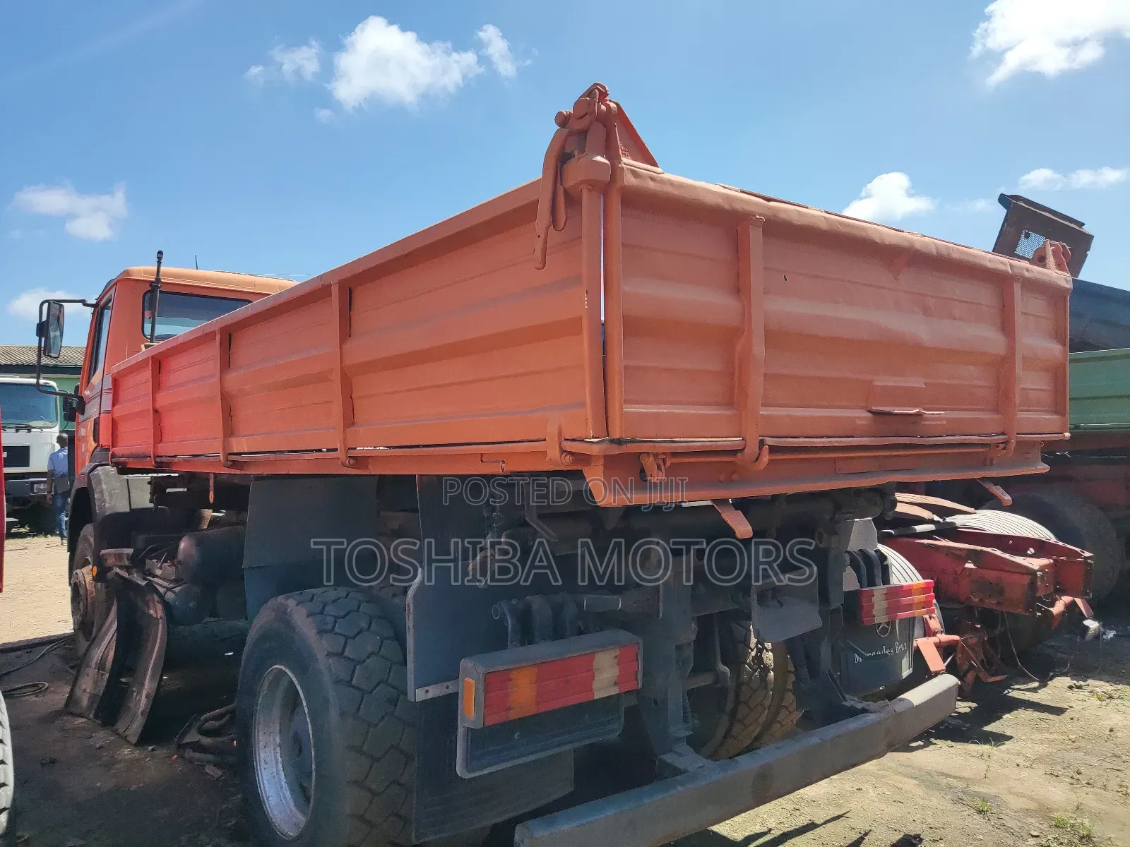 Mercedes Benz 1820 Dump Truck