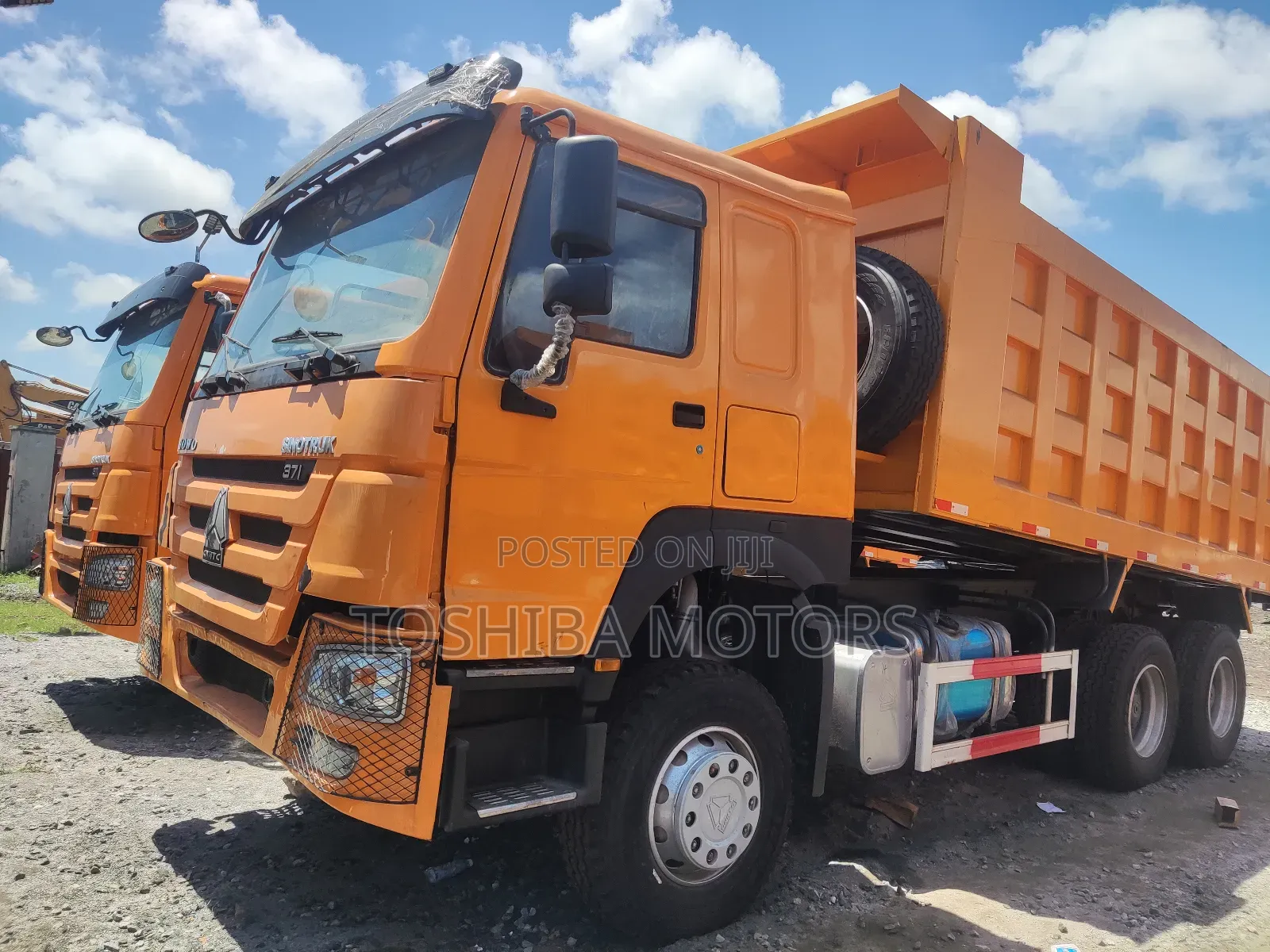Howo Sinotruk Truck With Auxiliary 3