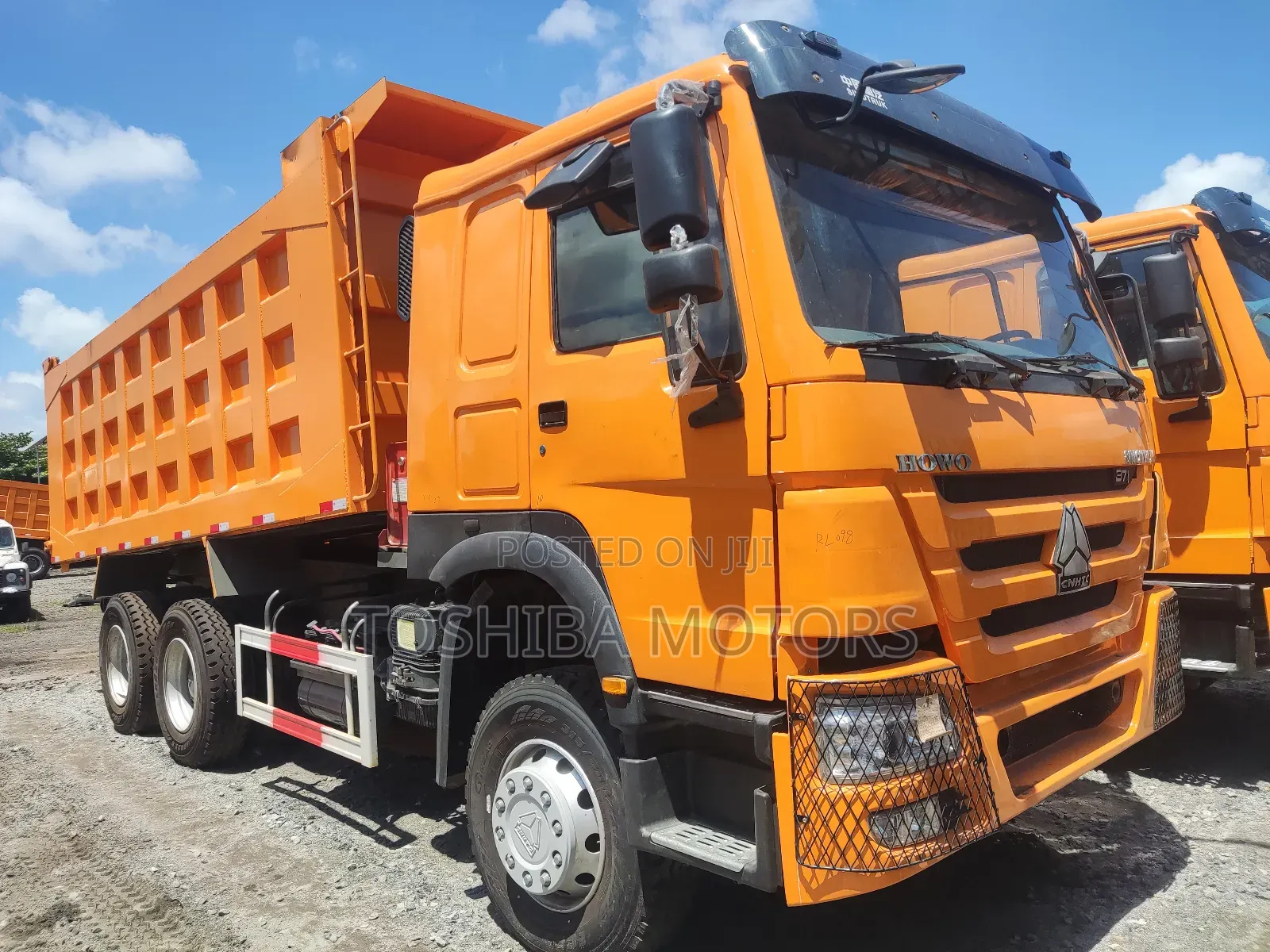 Howo Sinotruk Truck With Auxiliary 3