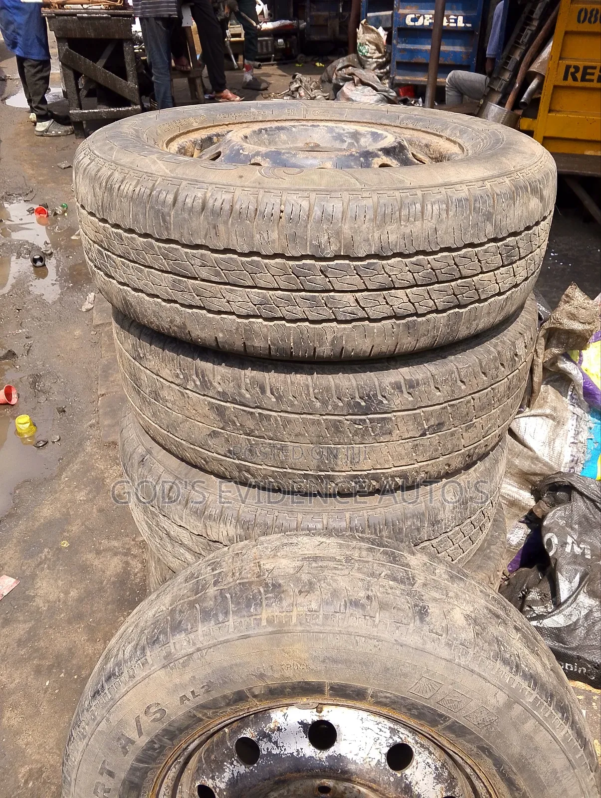 Rim and Tire Renault Master