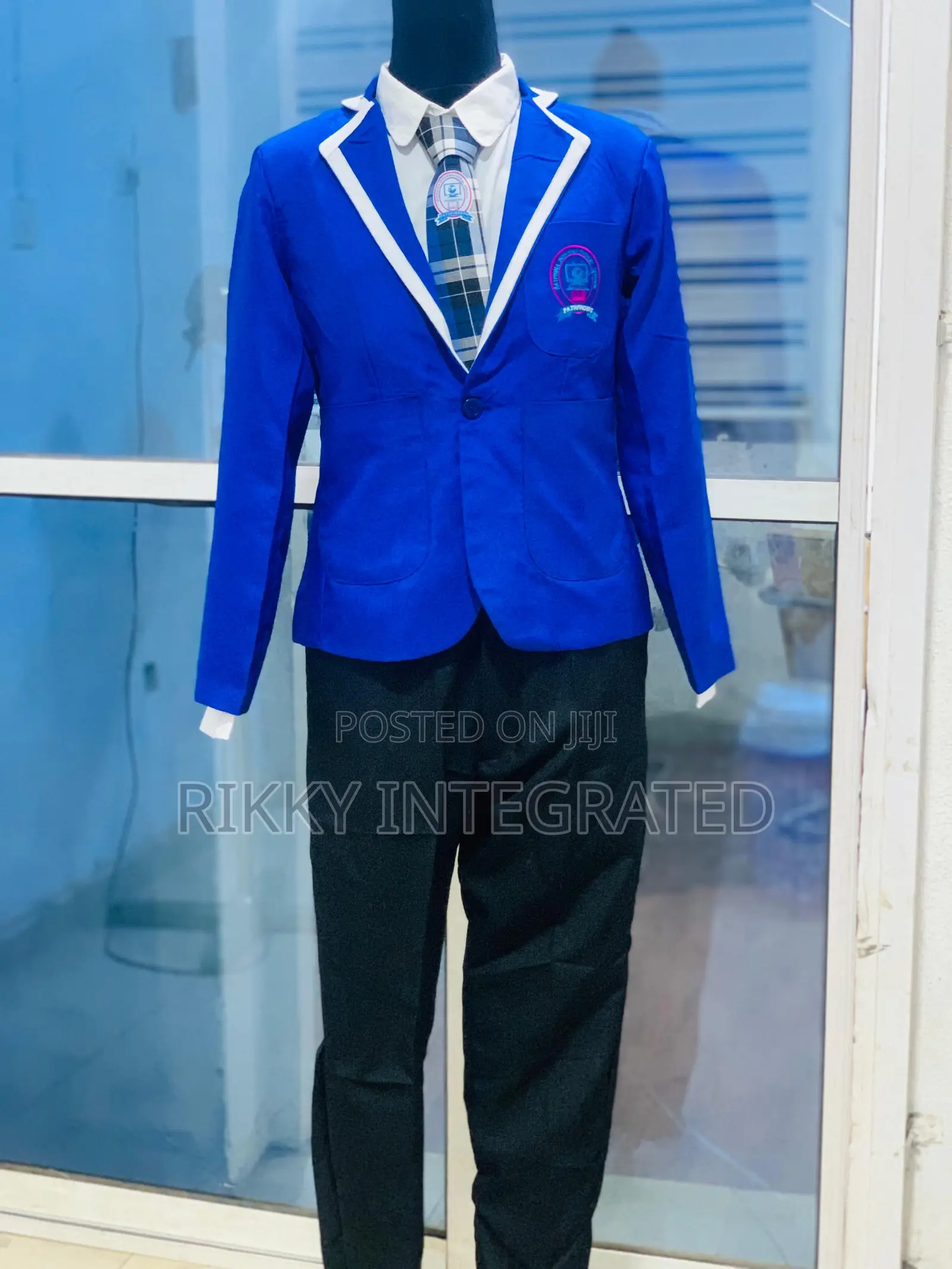 Stylish School Uniforms, T-Shirt, Trousers for Every Student