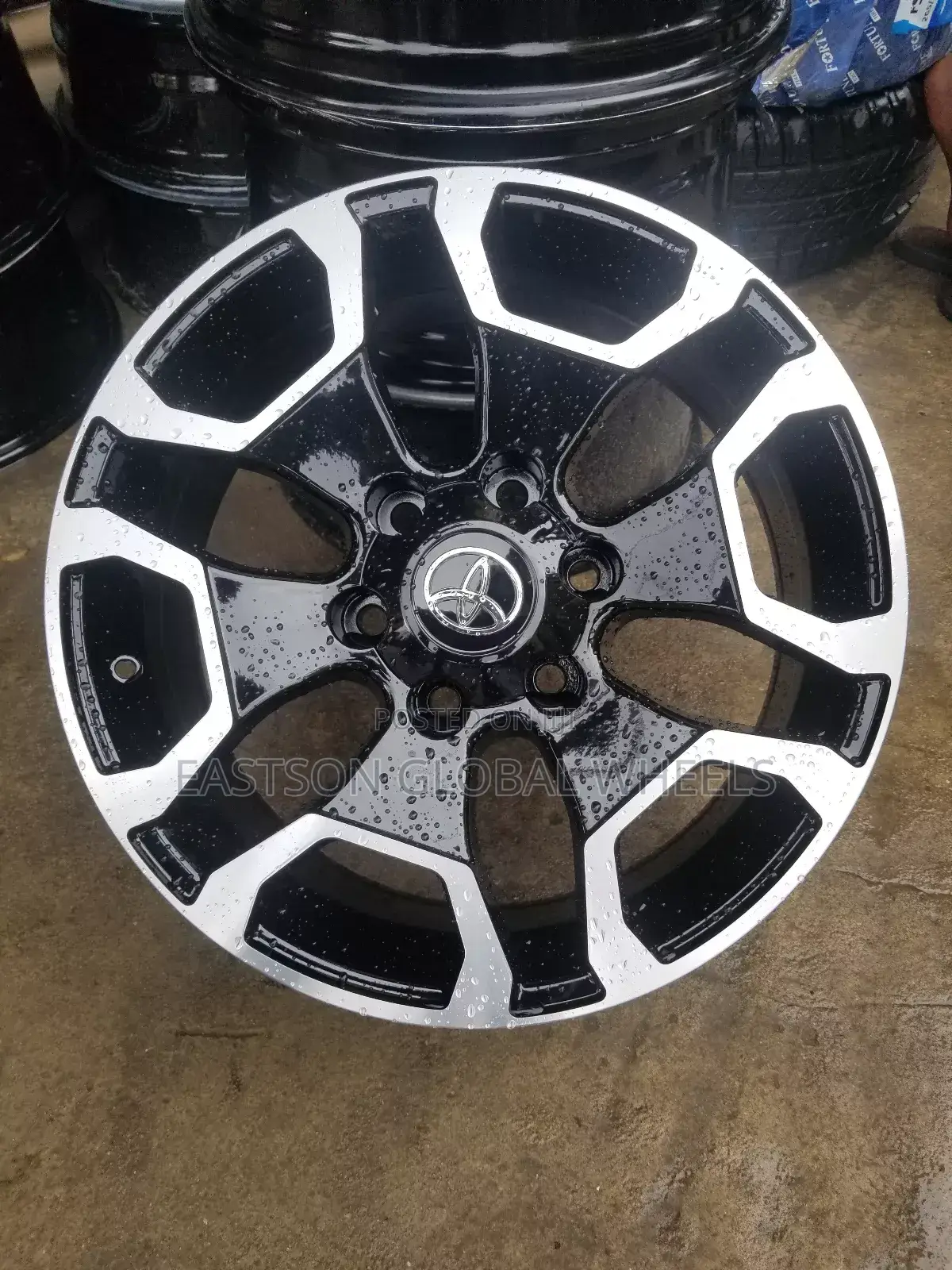 18 Inches Rim Hilux 6 Hole For Upgrade