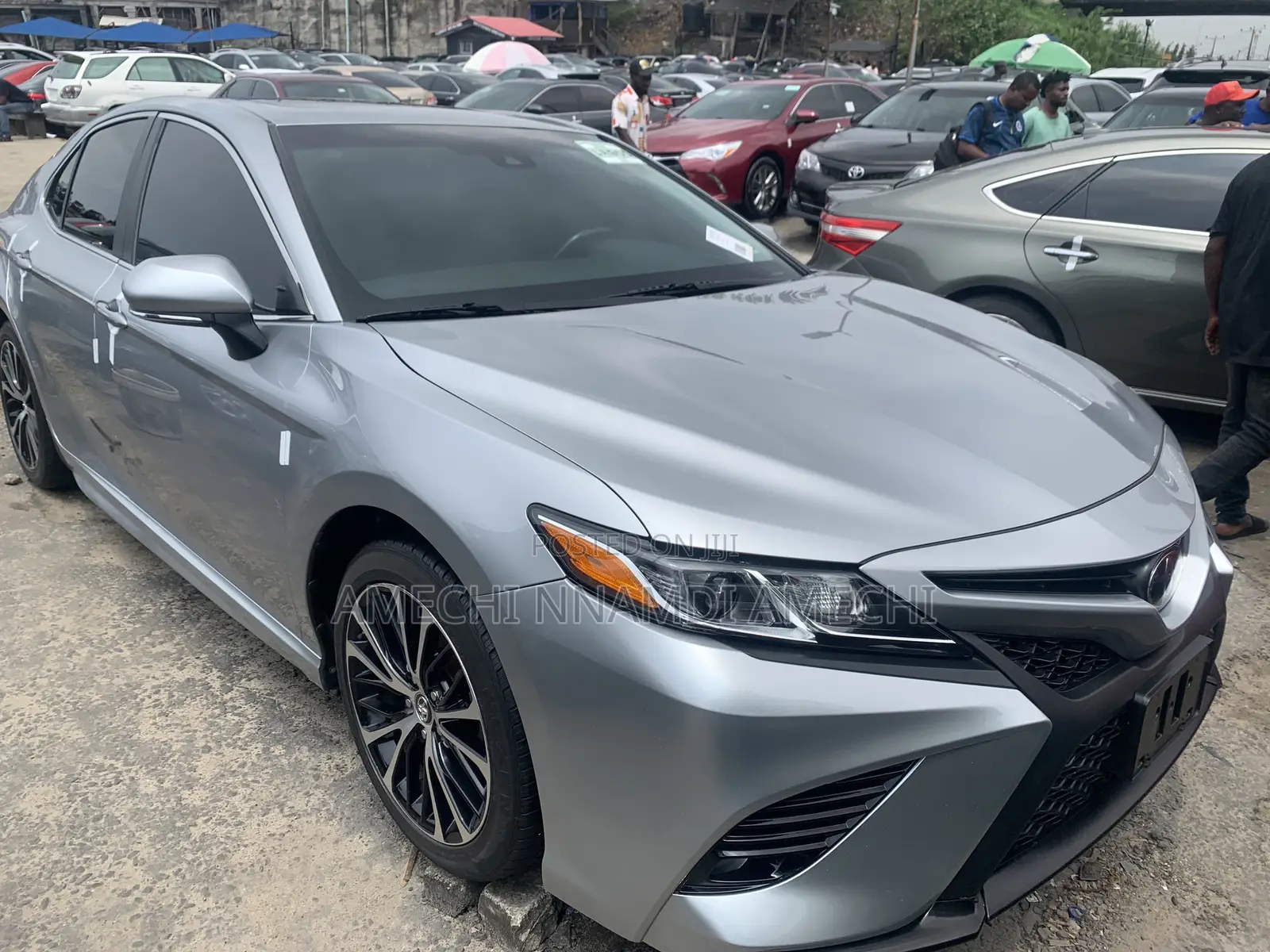 Toyota Camry SE FWD (2.5L 4cyl 8AM) 2018 Gray
