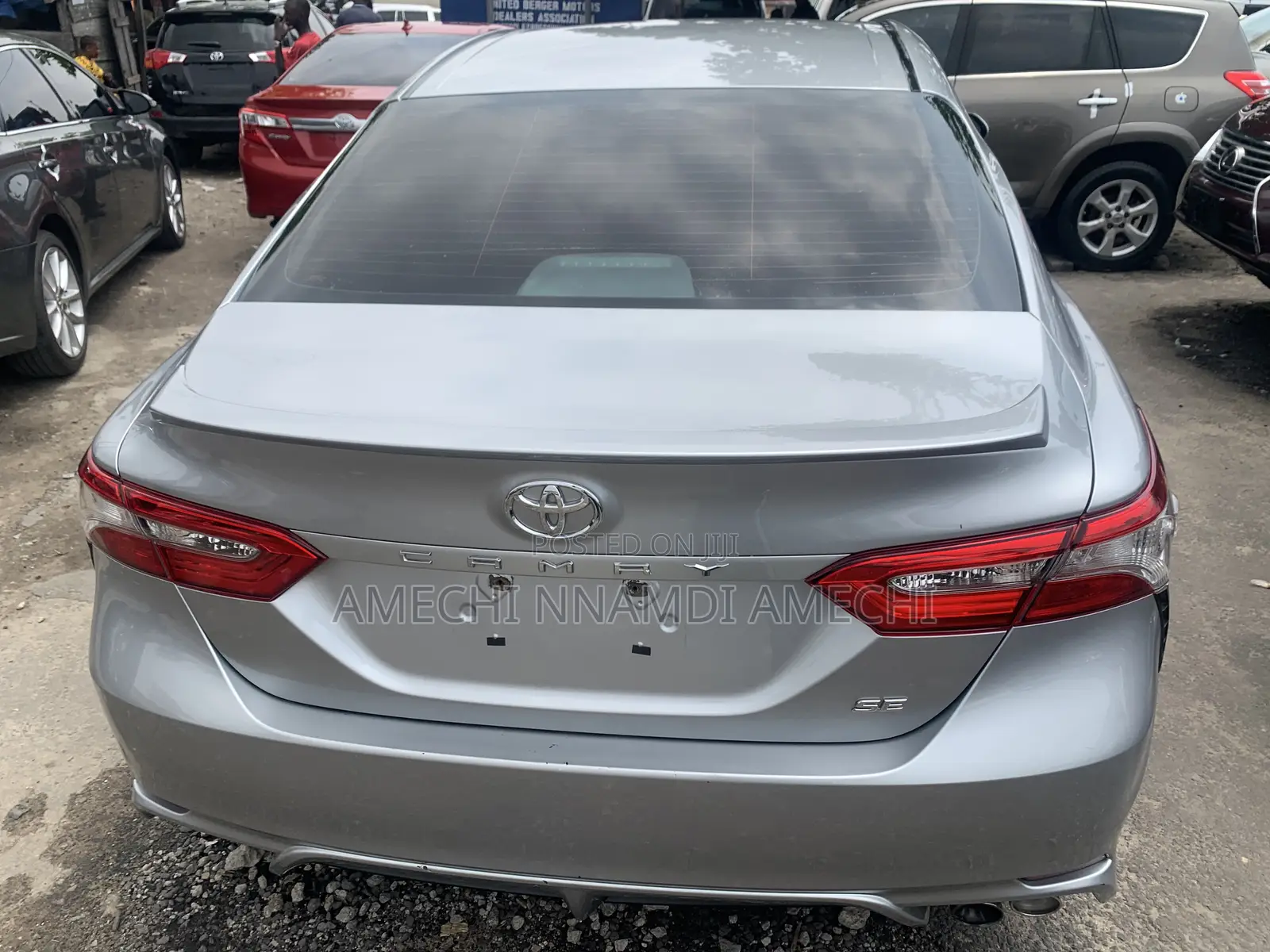 Toyota Camry SE FWD (2.5L 4cyl 8AM) 2018 Gray