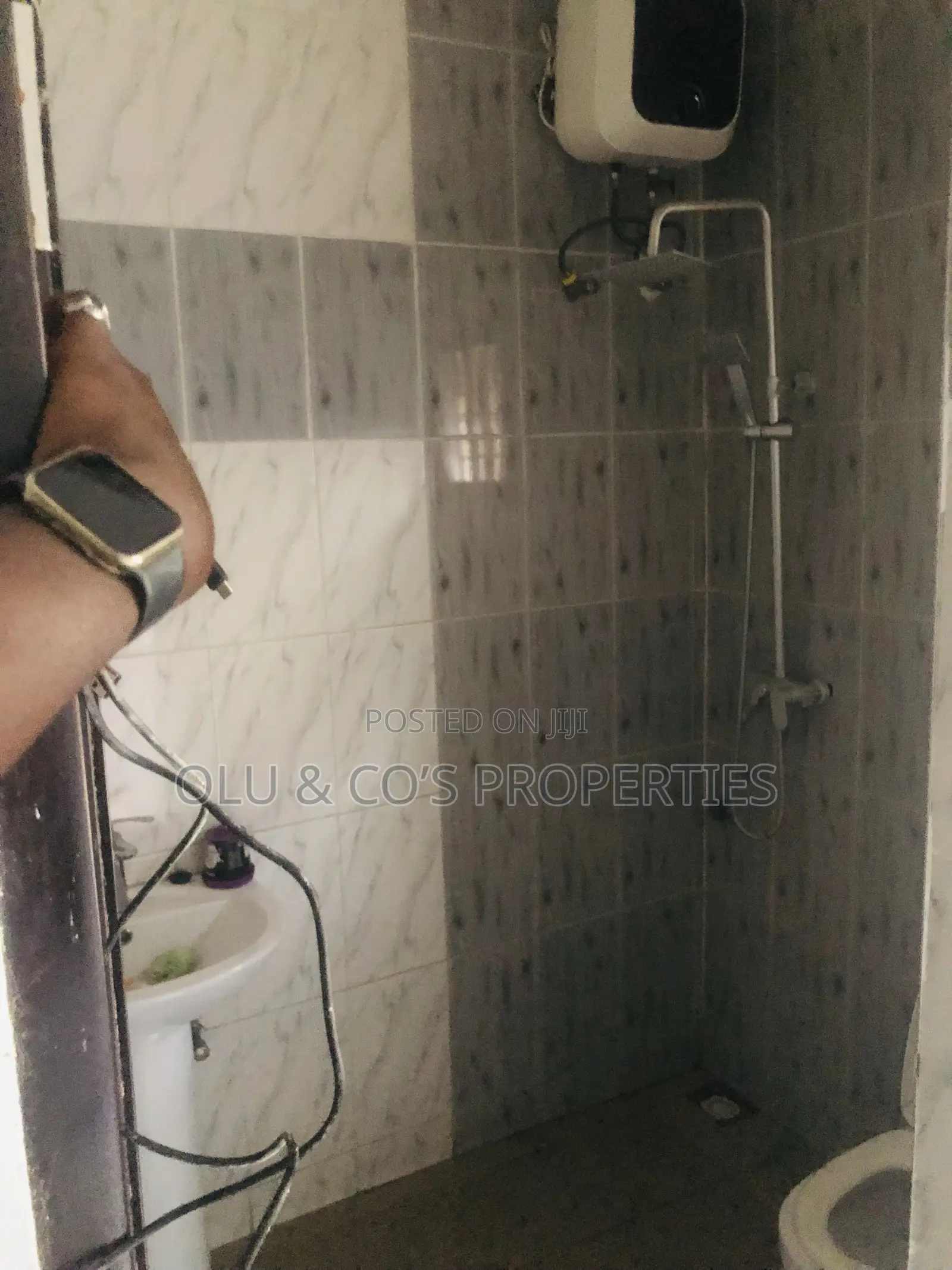 2bdrm Block of Flats in Nut Estate, Lugbe District for rent