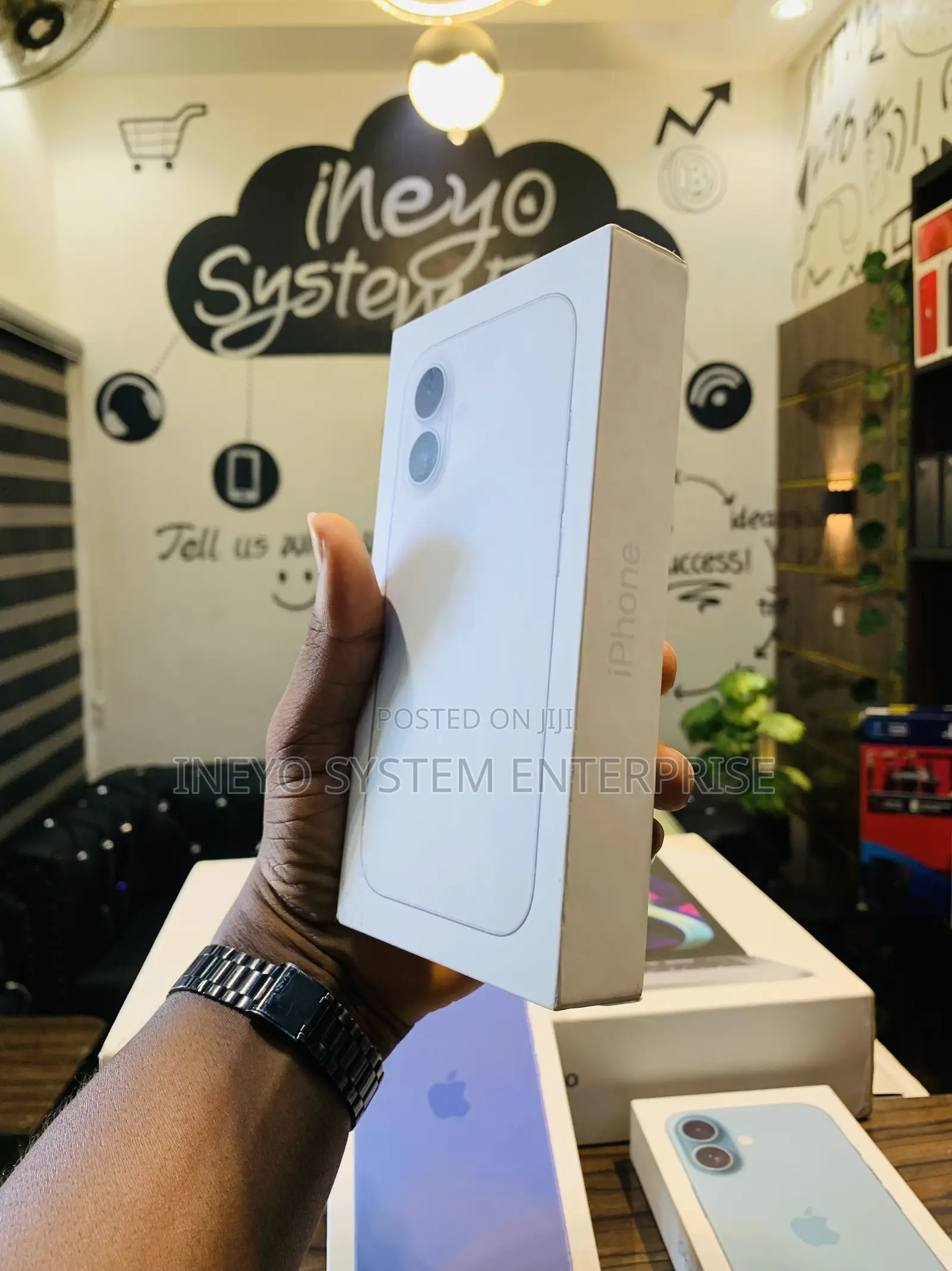 New Apple iPhone 16 256 GB White