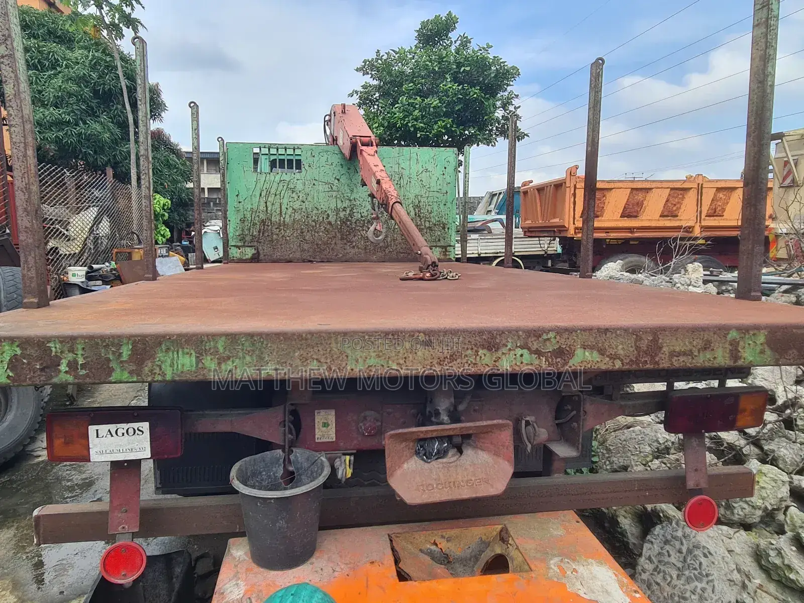 Super Clean Foreign Used Mercedes Benz Truck With 3tons Hiab