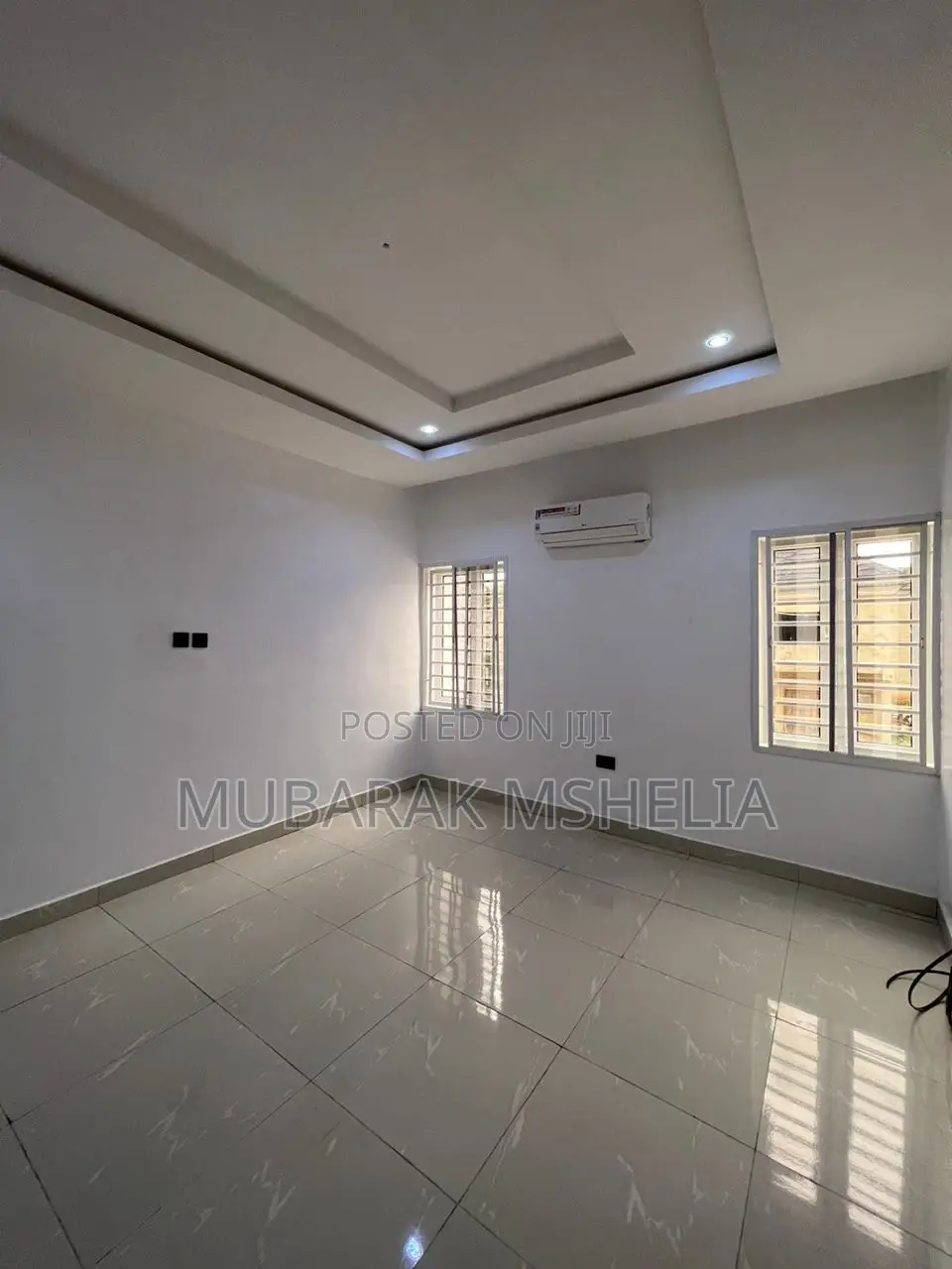 4bdrm Duplex in Idu Industrial for sale