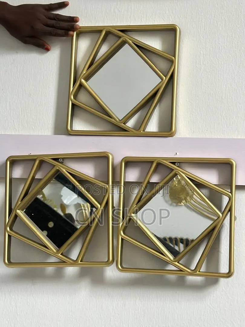 Sdet of 3 Square Mirrors