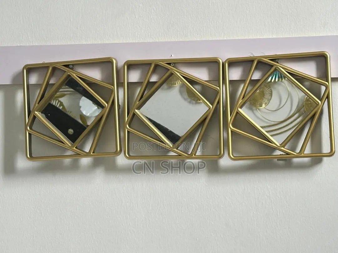 Sdet of 3 Square Mirrors