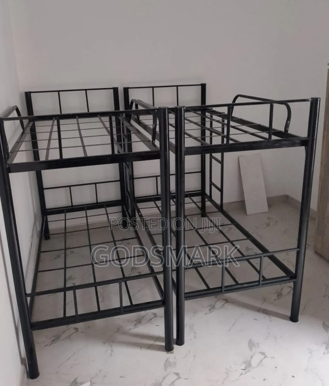 Detachable Metal Bunk Bed With Ladder 6*3ft for Living Room.