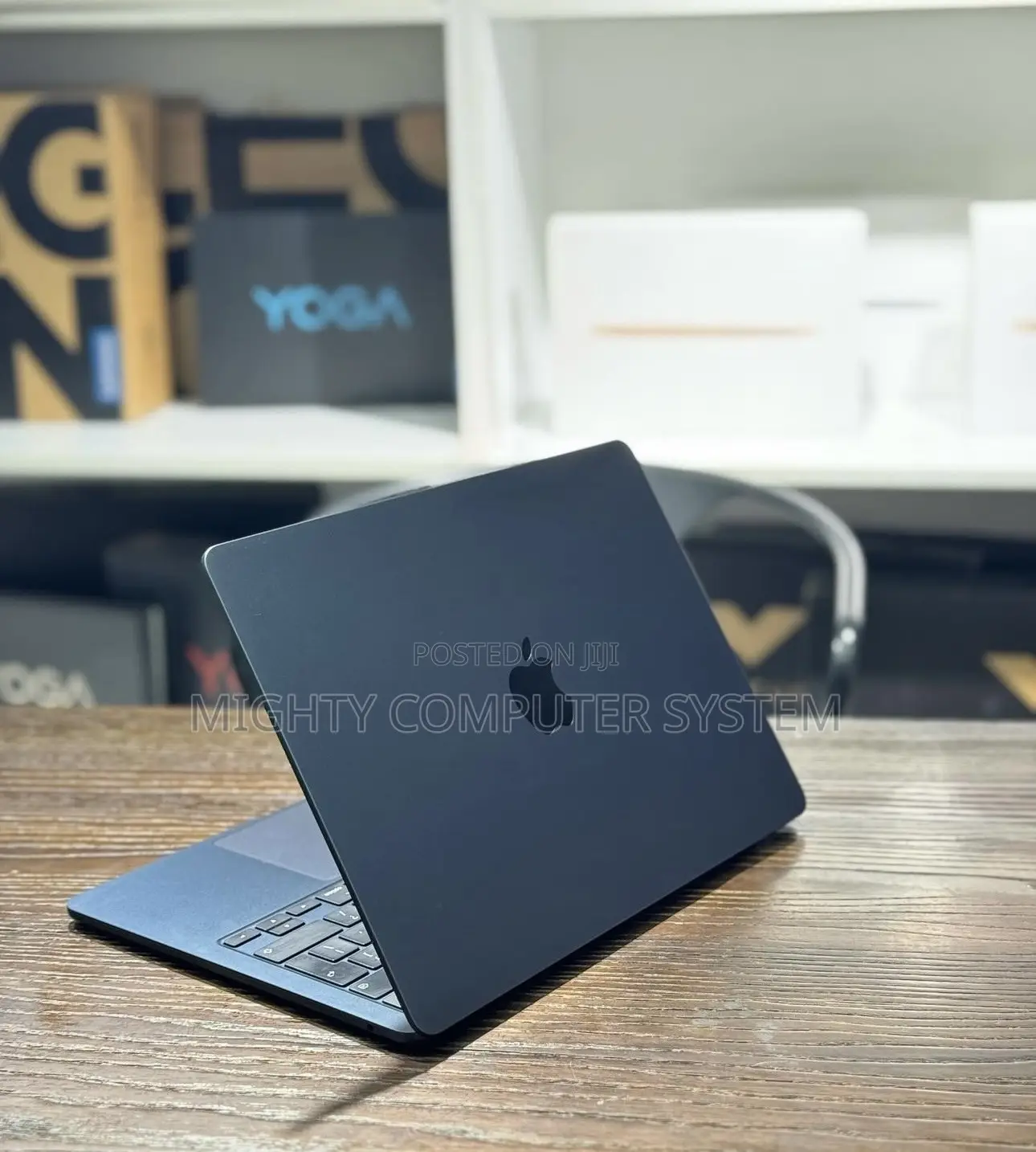 Laptop Apple MacBook Air 2022 M2 8GB Apple M2 SSD 256GB