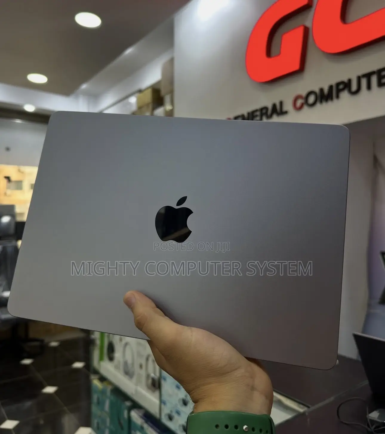 Laptop Apple MacBook Air 2022 M2 8GB Apple M2 SSD 512GB