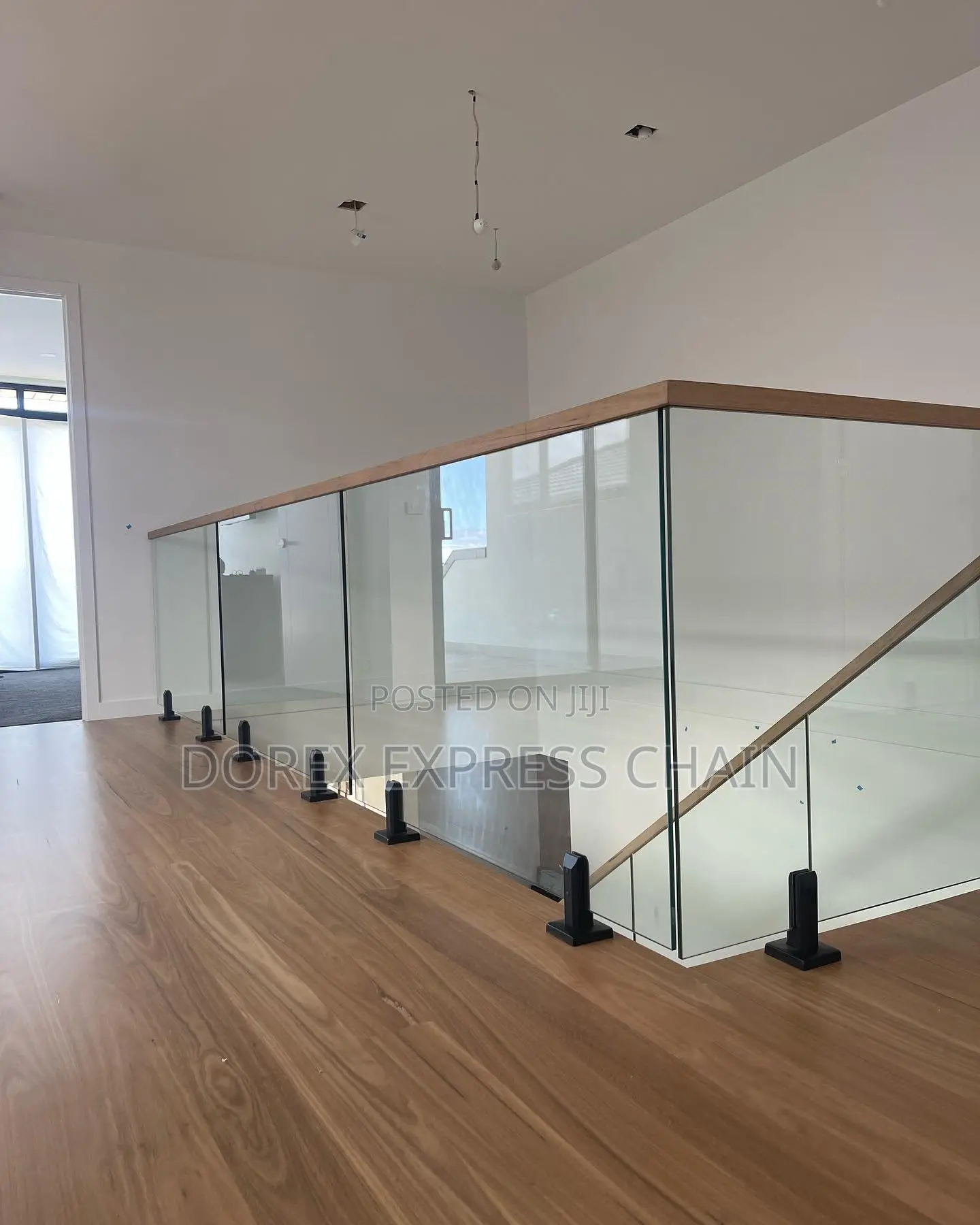 Beautiful Handrail Balcony Glass
