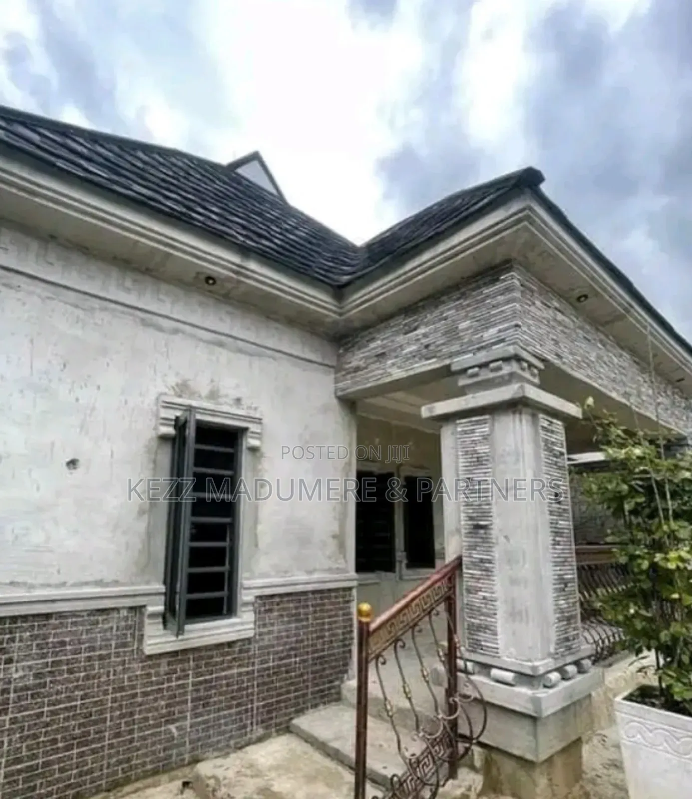 3bdrm Bungalow in Radio Estate ,Nta for sale