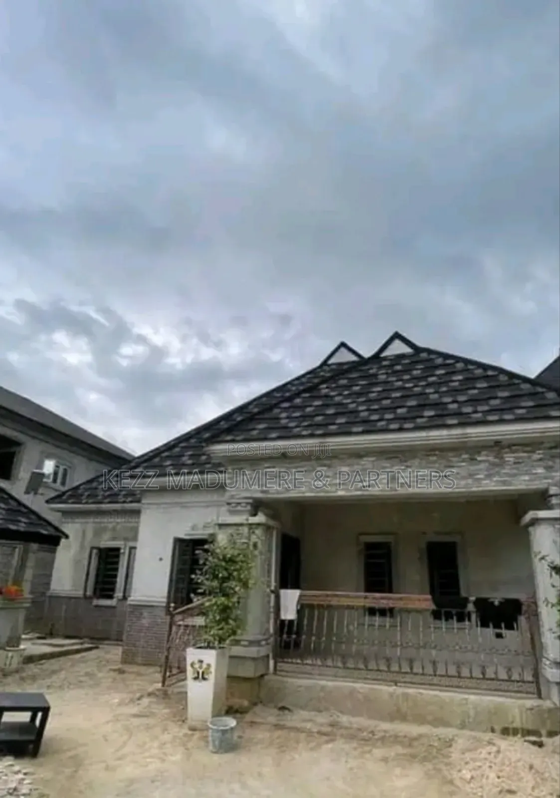3bdrm Bungalow in Radio Estate ,Nta for sale