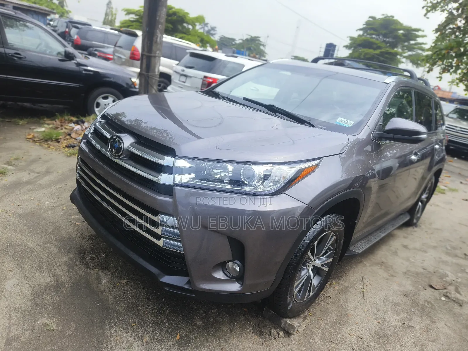 Toyota Highlander XLE 4x4 V6 (3.5L 6cyl 8A) 2017 Gray
