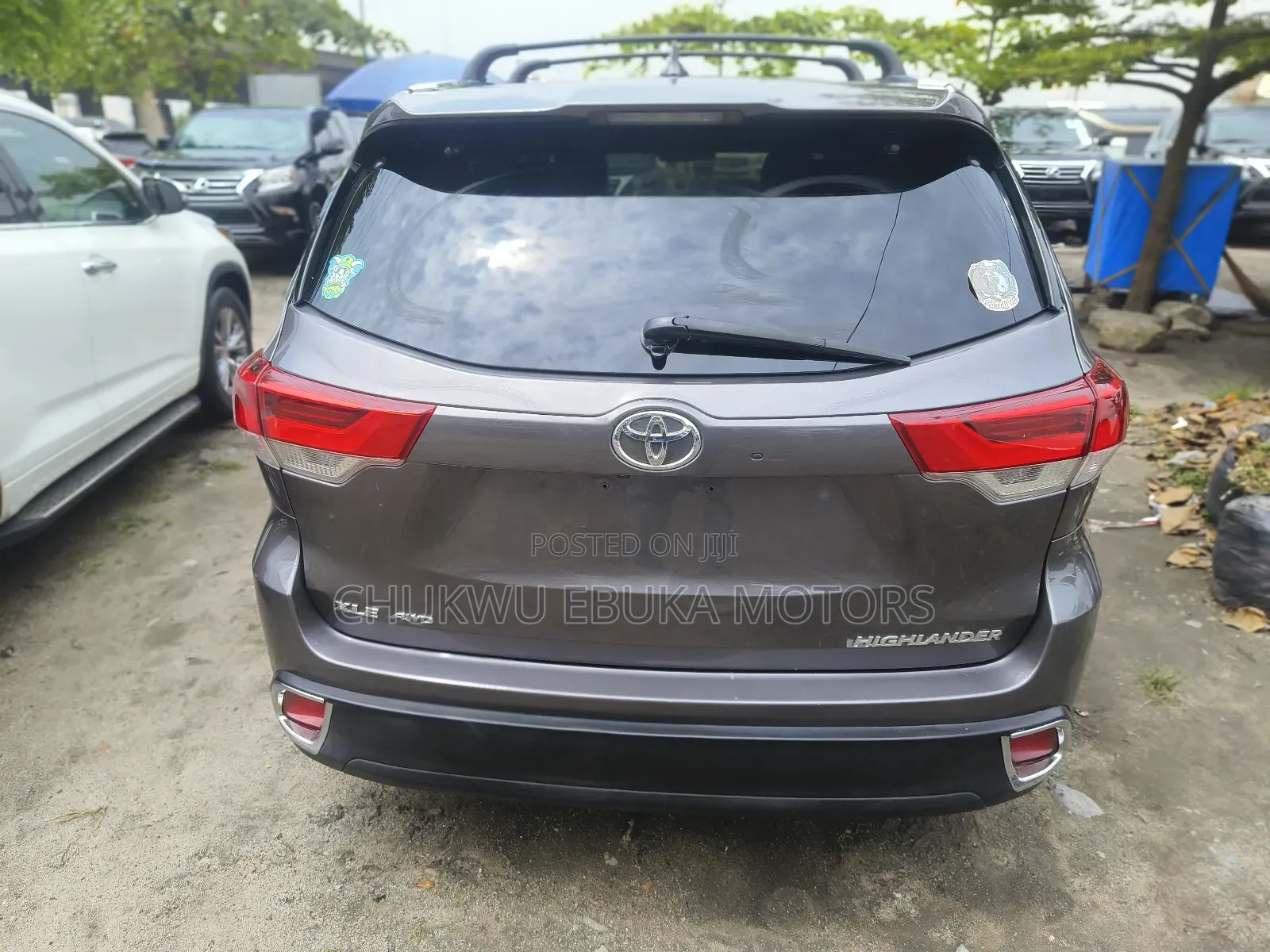 Toyota Highlander XLE 4x4 V6 (3.5L 6cyl 8A) 2017 Gray