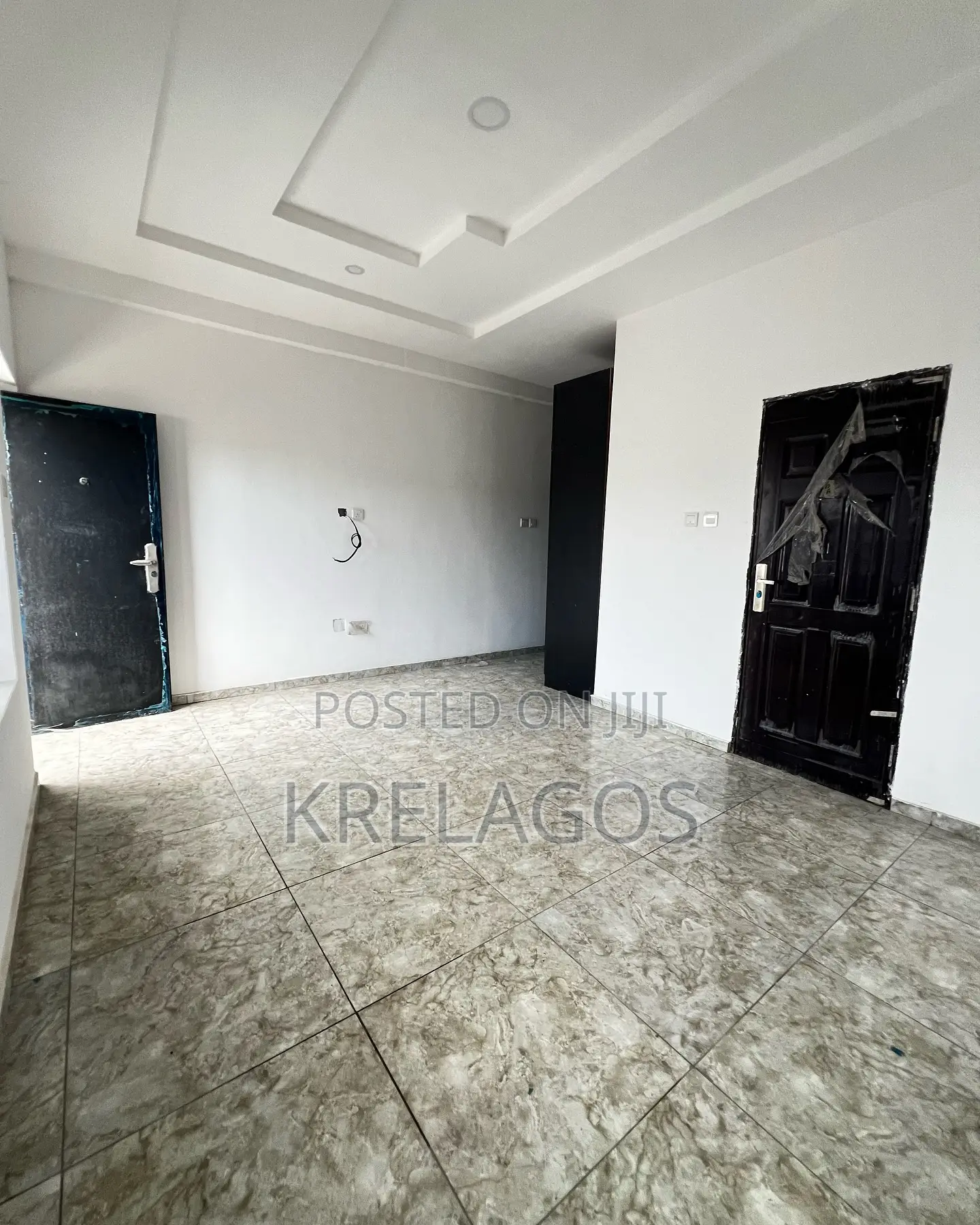 3bdrm Apartment in Lekki Phase 1 for sale