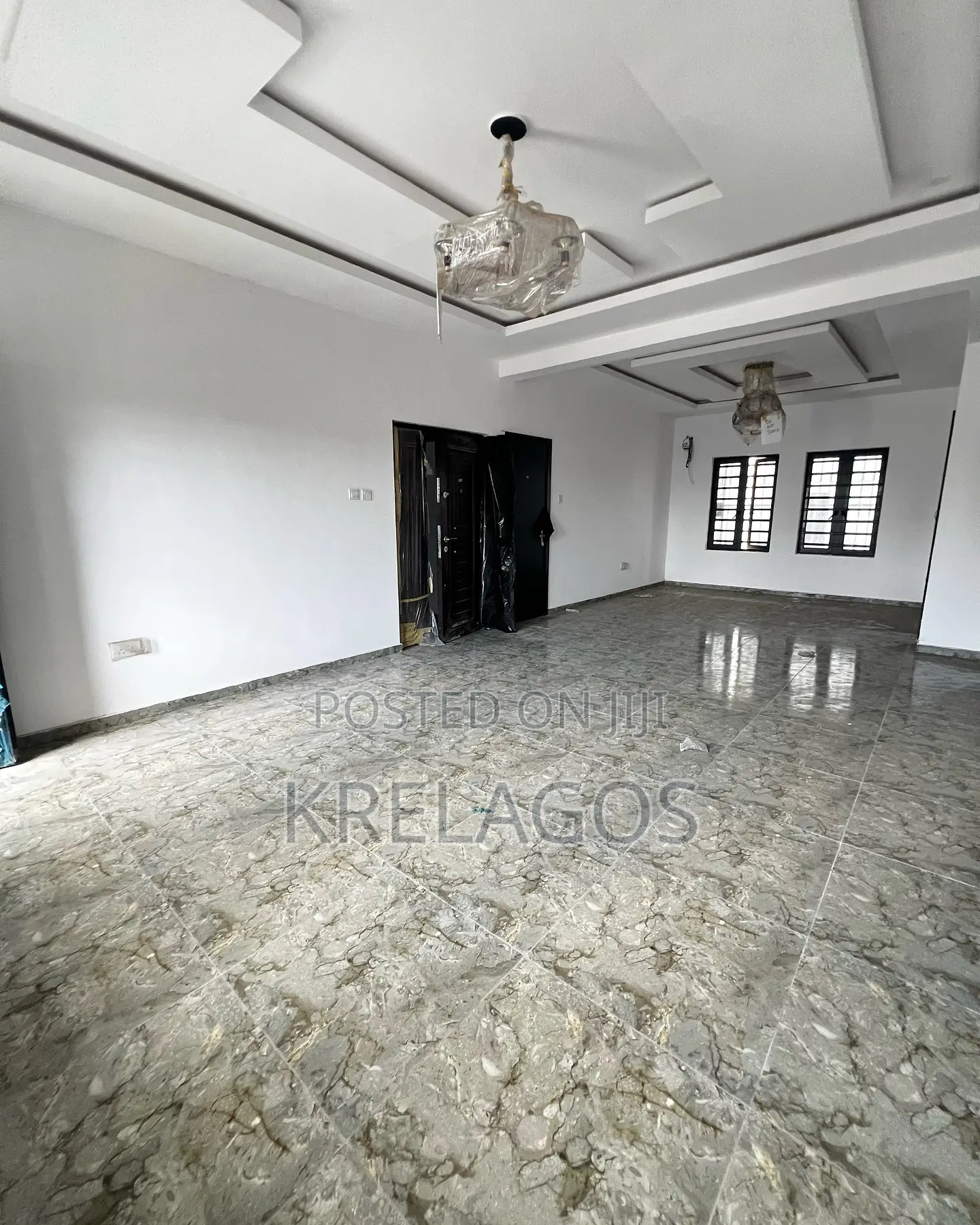 3bdrm Apartment in Lekki Phase 1 for sale