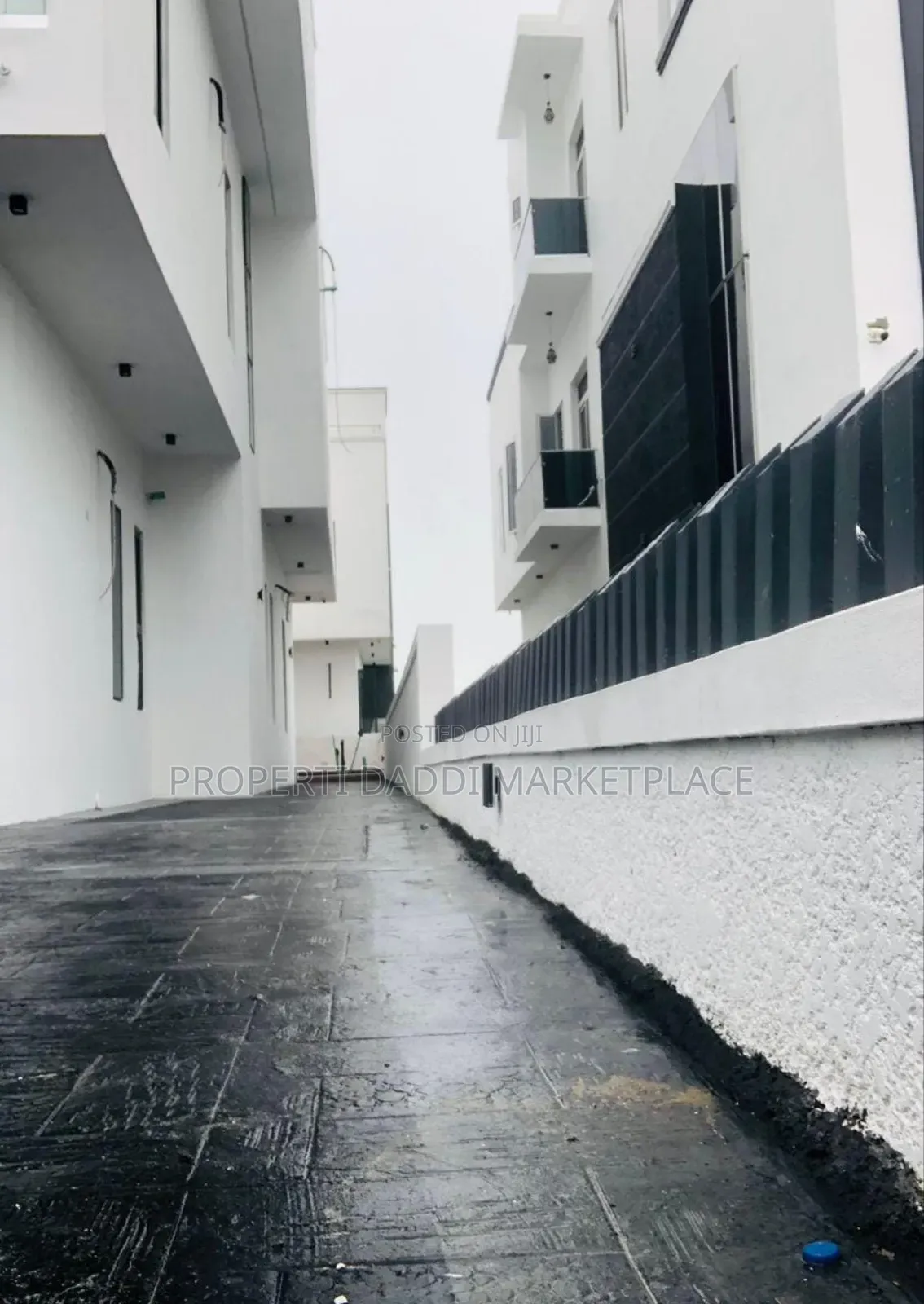 7bdrm Duplex in Megamond Estate, Lekki for sale