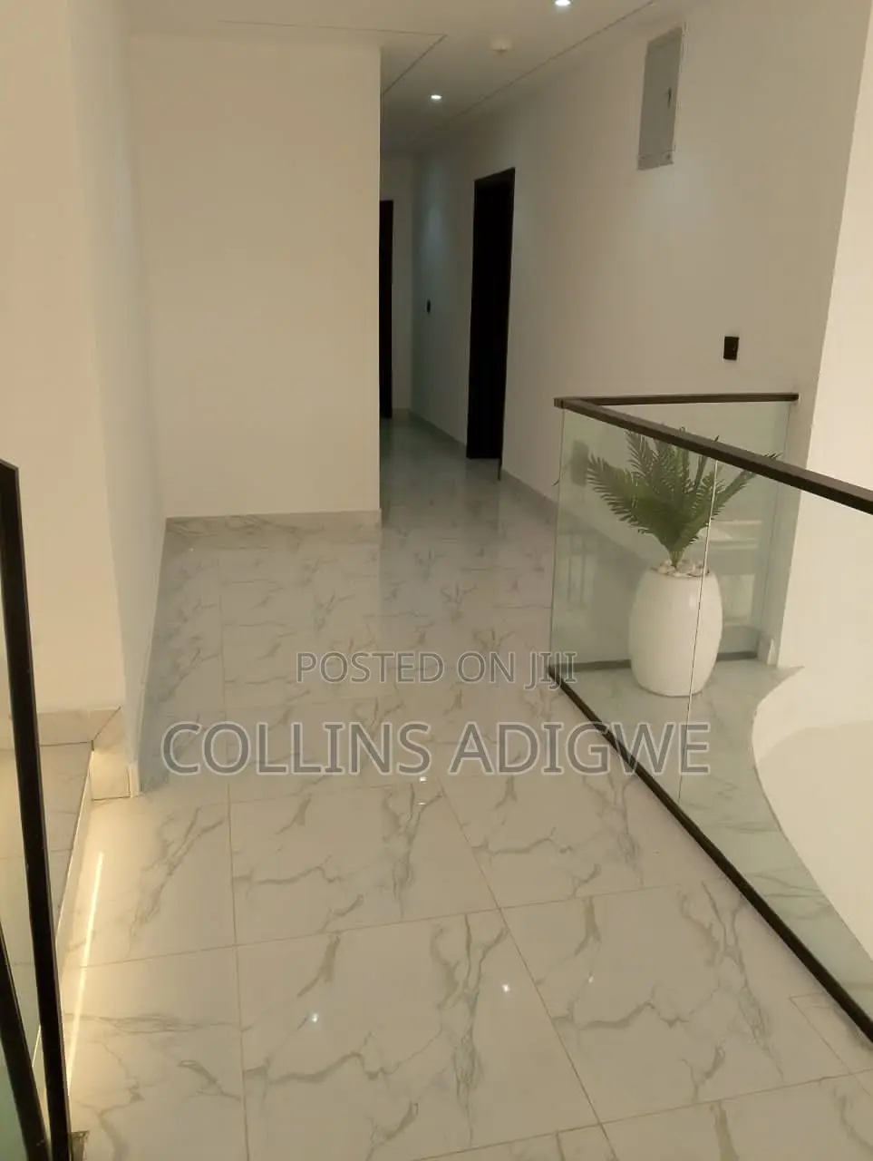 5bdrm Duplex in Chevron 2Nd Estate for sale