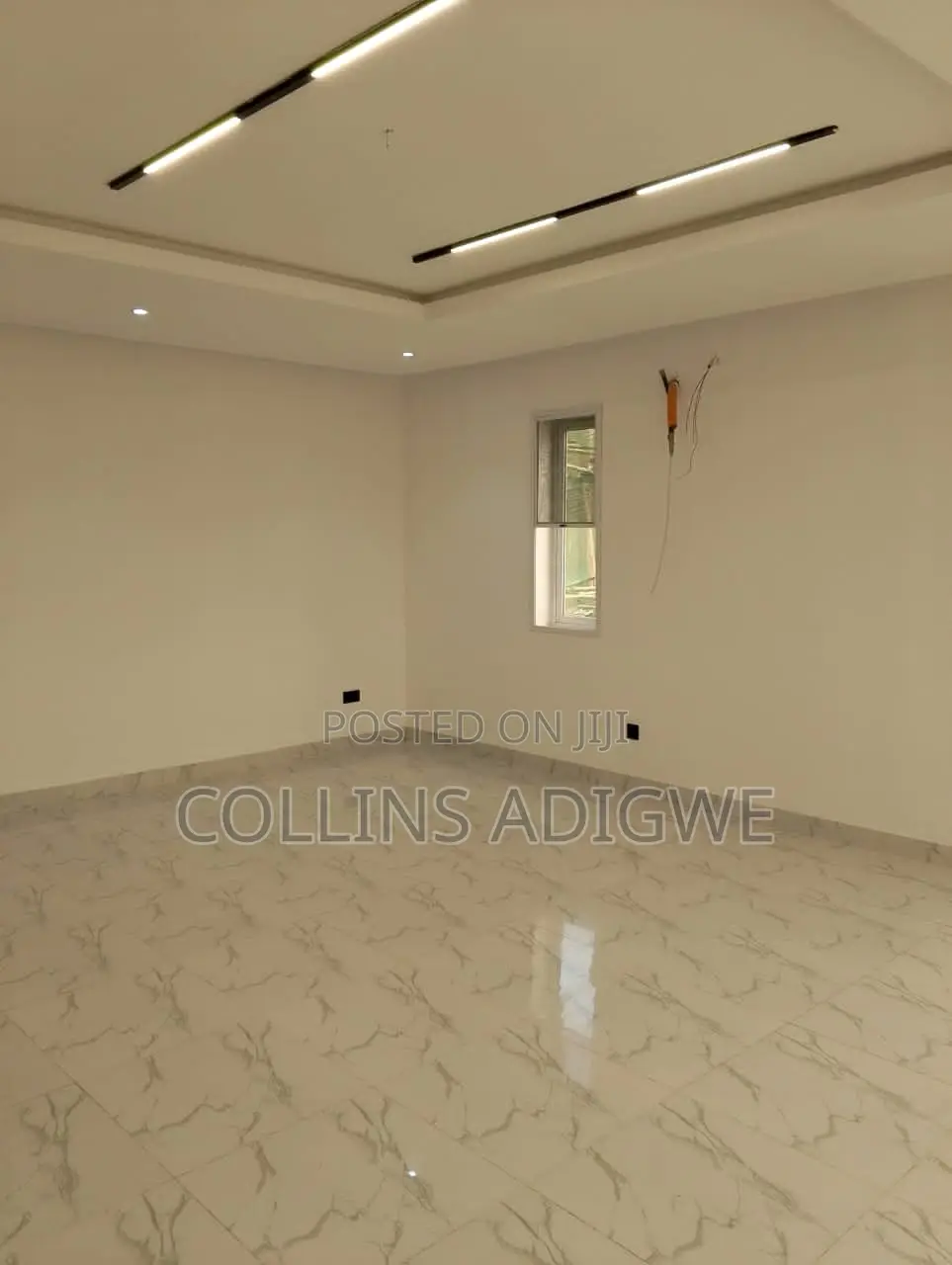 5bdrm Duplex in Chevron 2Nd Estate for sale