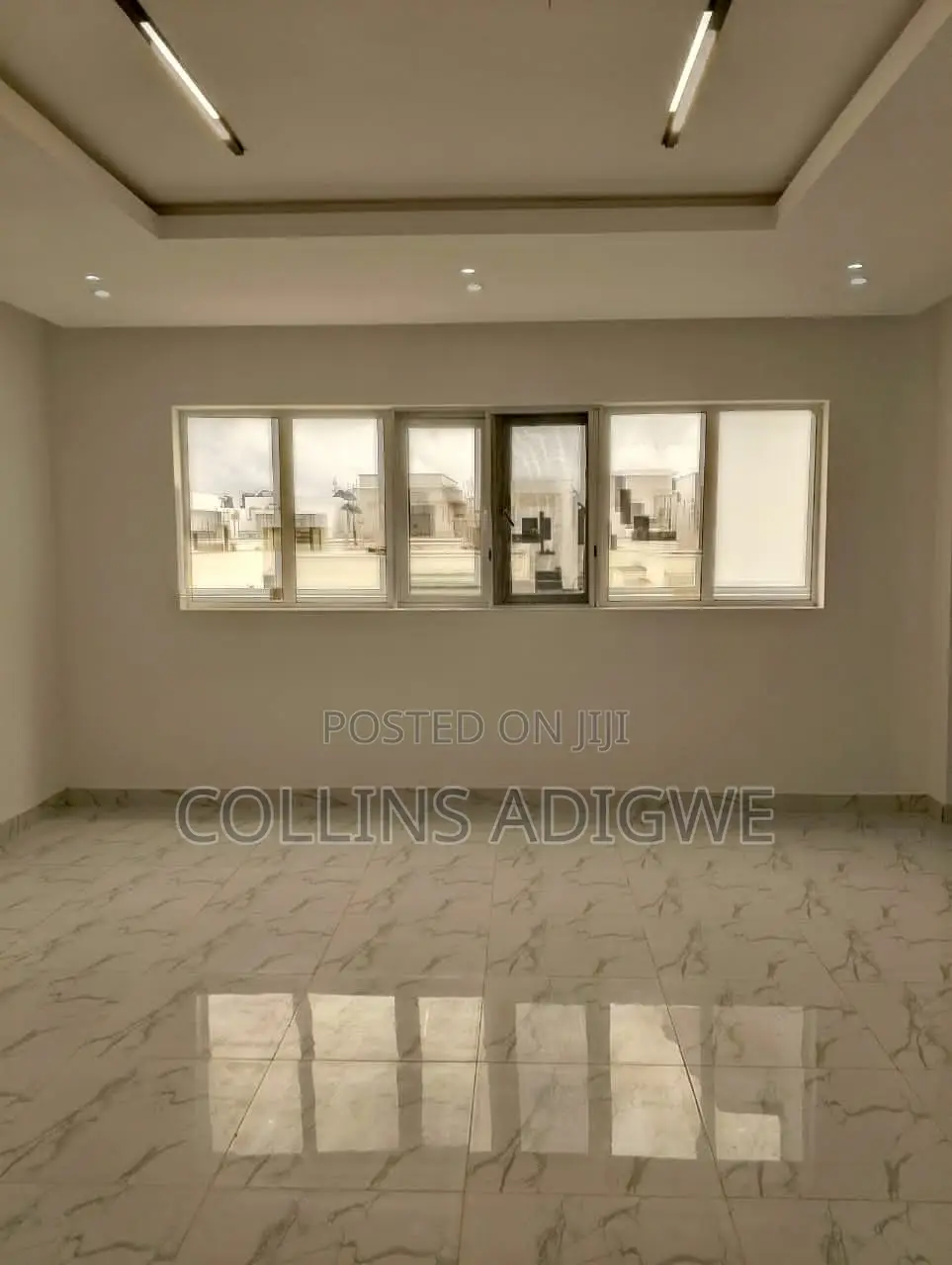 5bdrm Duplex in Chevron 2Nd Estate for sale