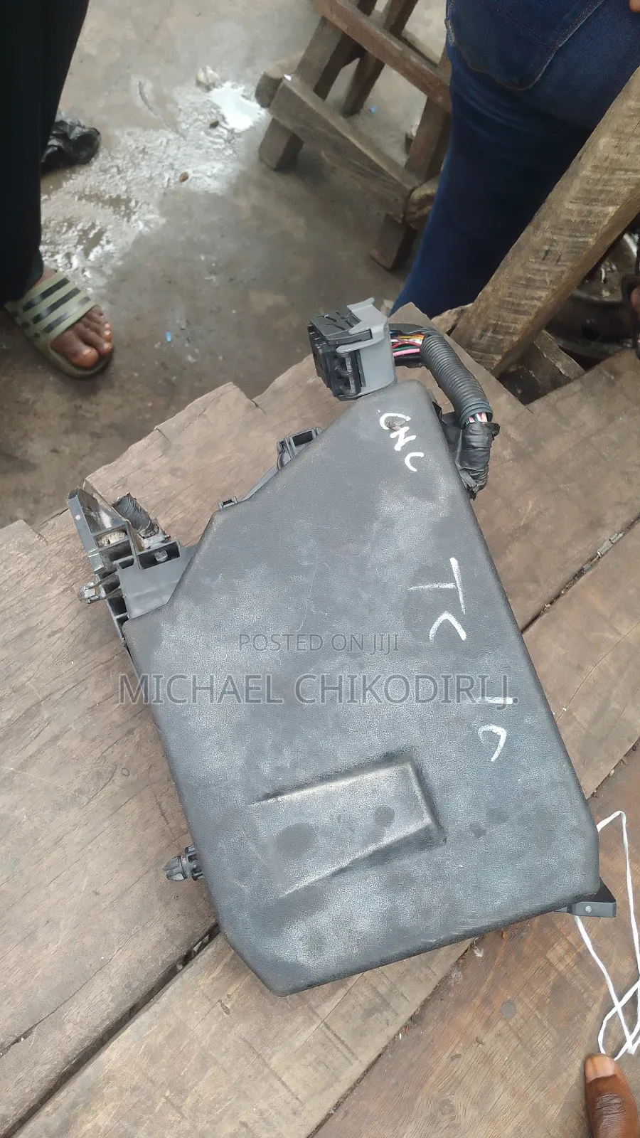 Bonnet Fuse Box Toyota Corolla 2010 Model