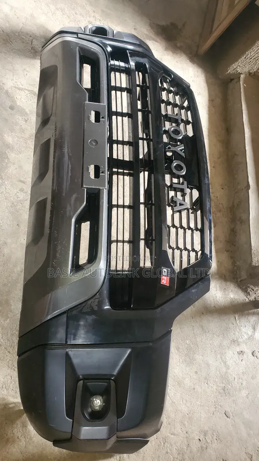 Complete Front Bumper Hilux Gr 2024