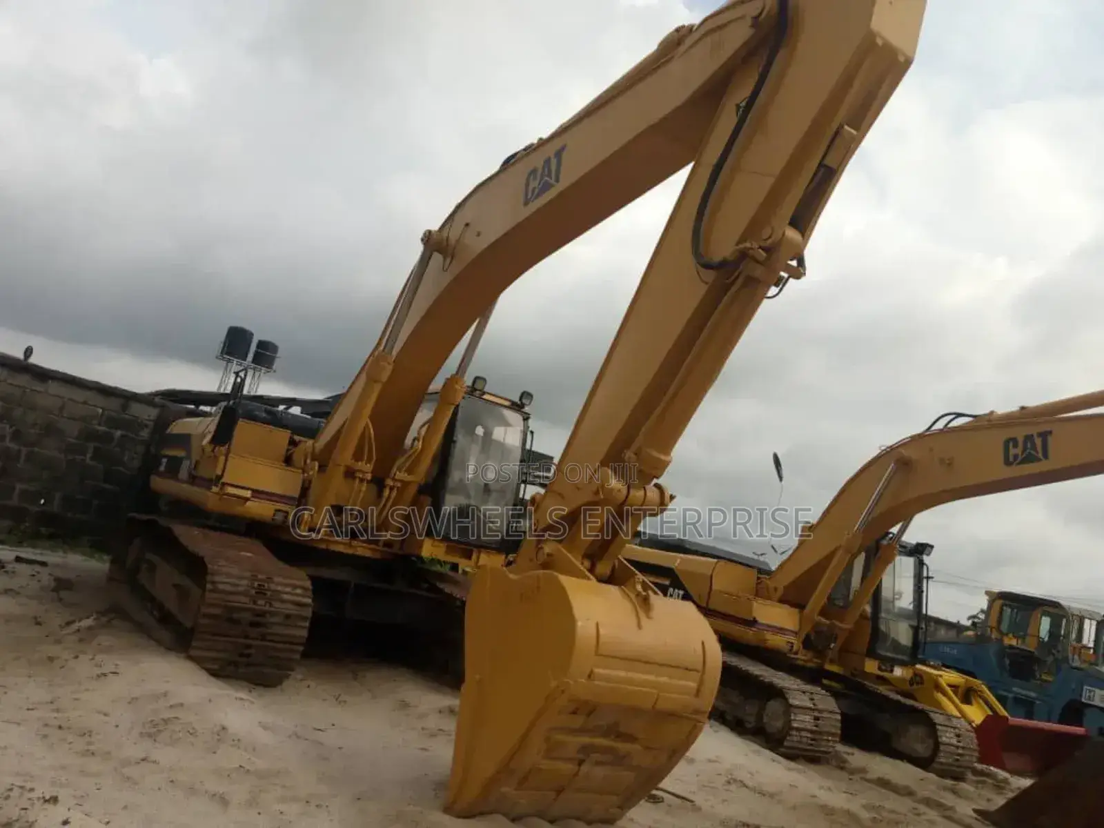 Foreign Used 330L Caterpillar Excavator