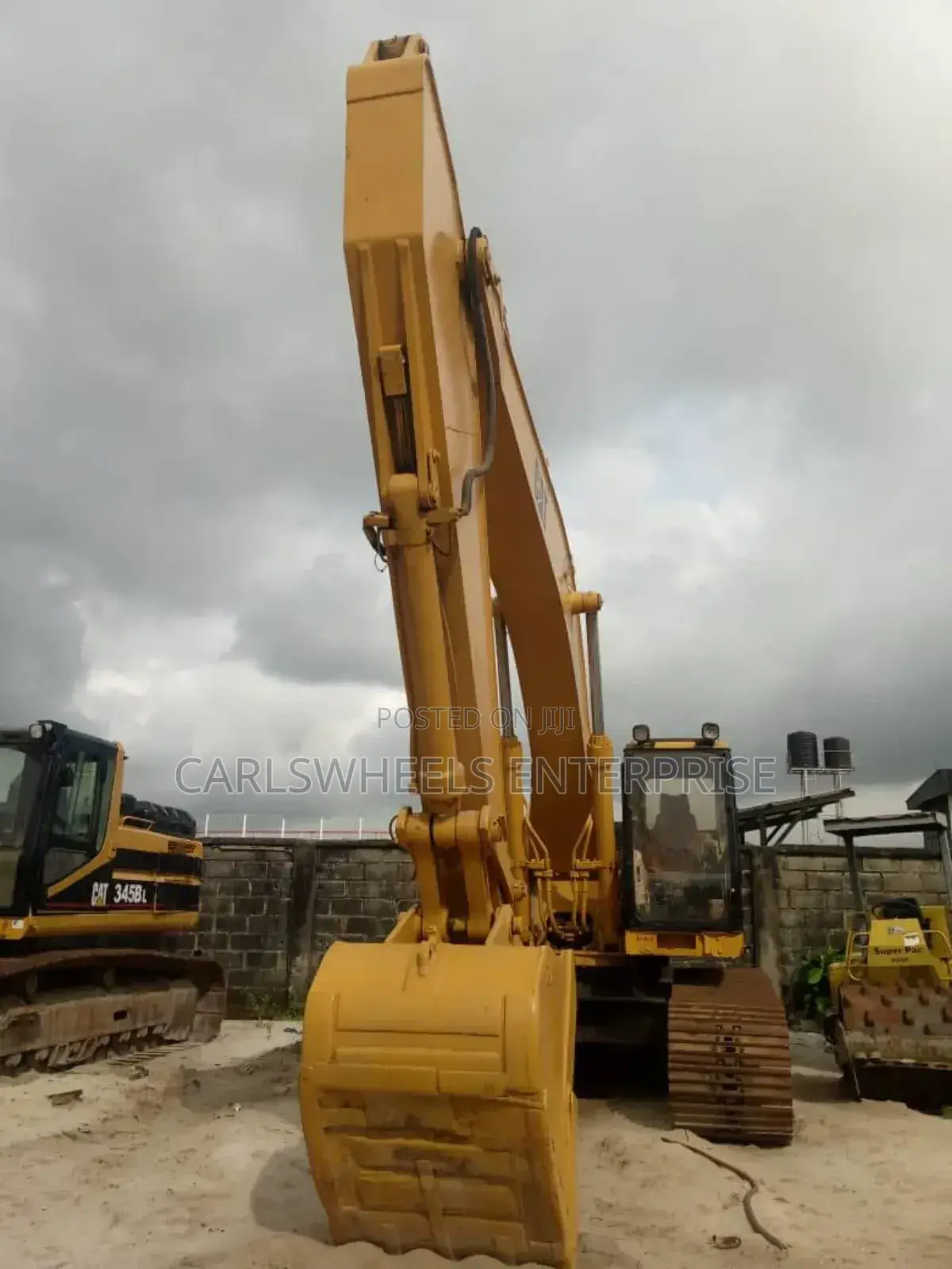 Foreign Used 330L Caterpillar Excavator