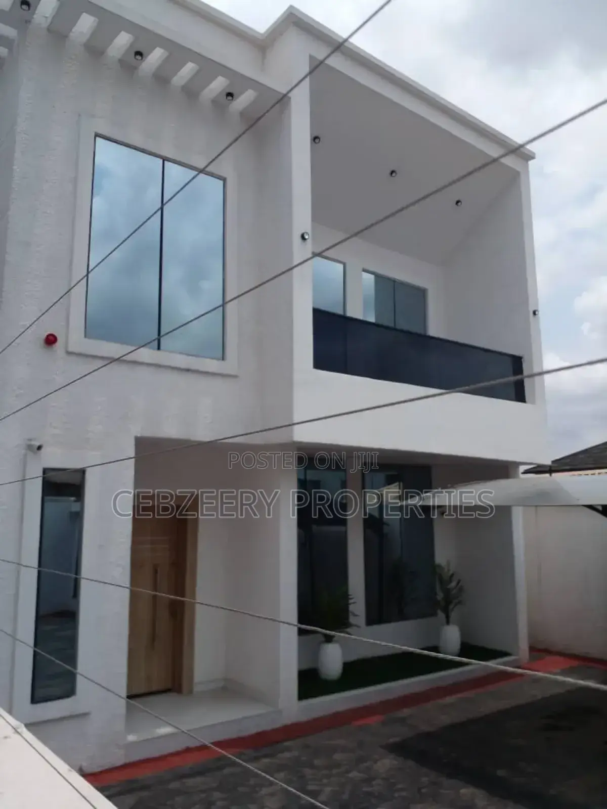 5bdrm Duplex in Omole for sale